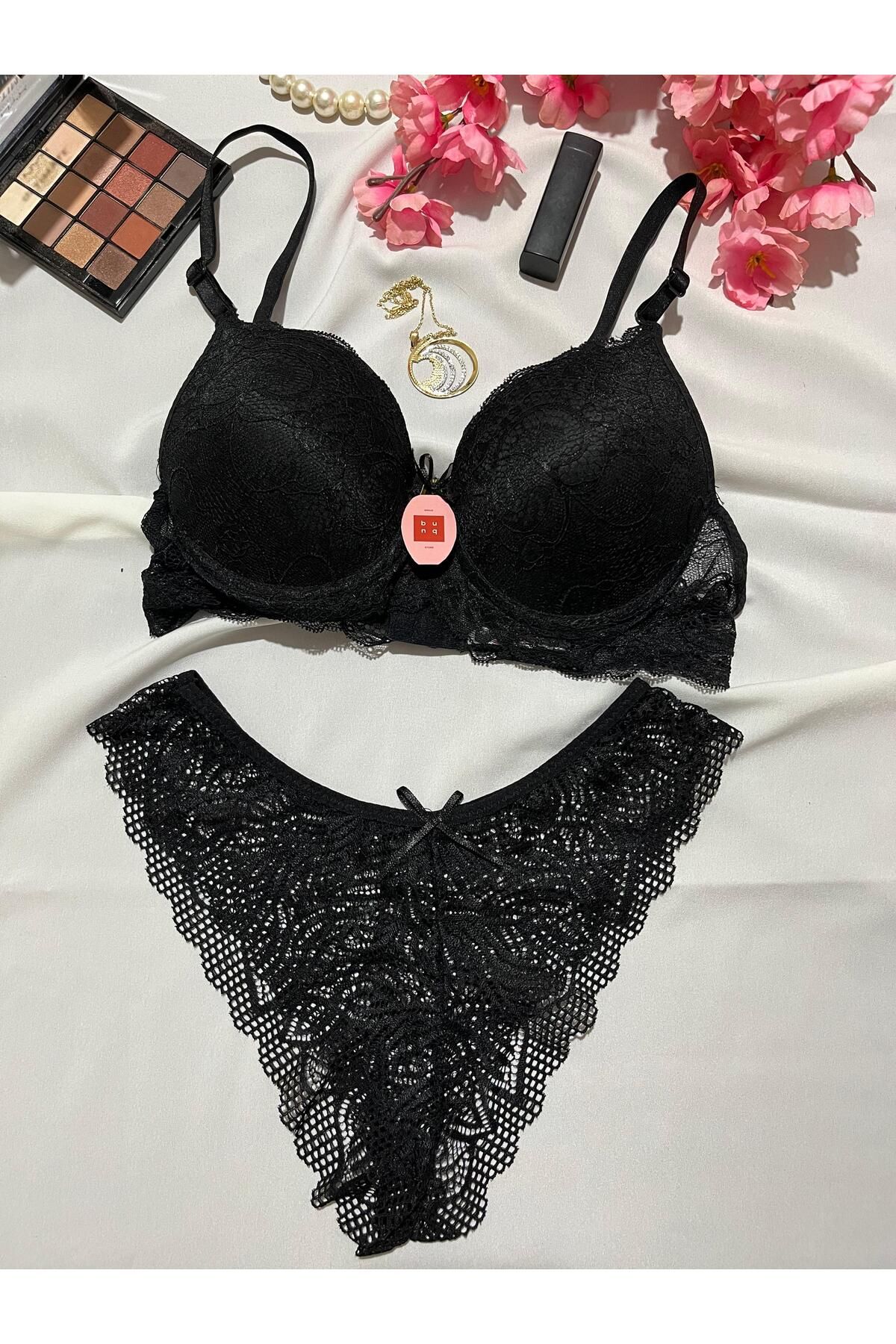 bunq Siyah Dantel Detaylı Balenli Dolgulu (Push-Up) İç Çamaşır Takım