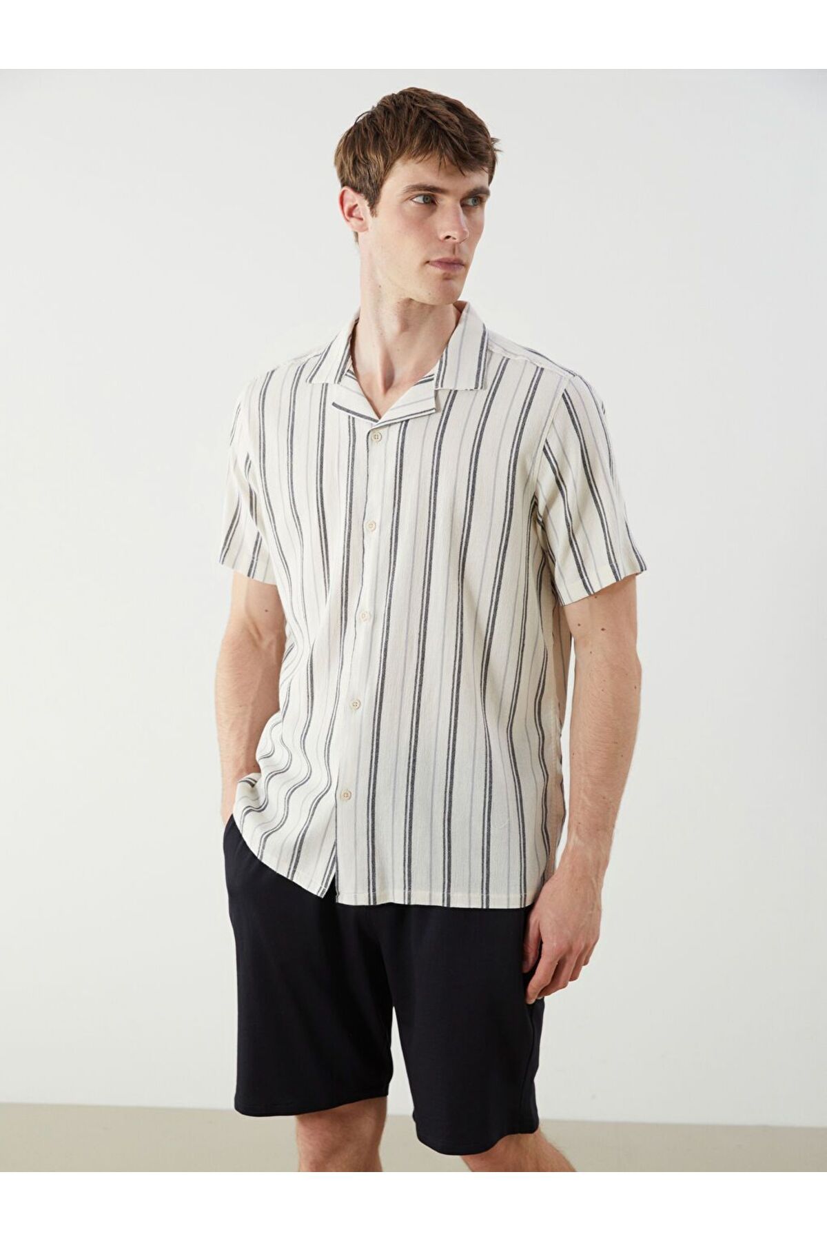 LC Waikiki SOUTHBLUE Regular Fit Kısa Kollu Çizgili Erkek Gömlek