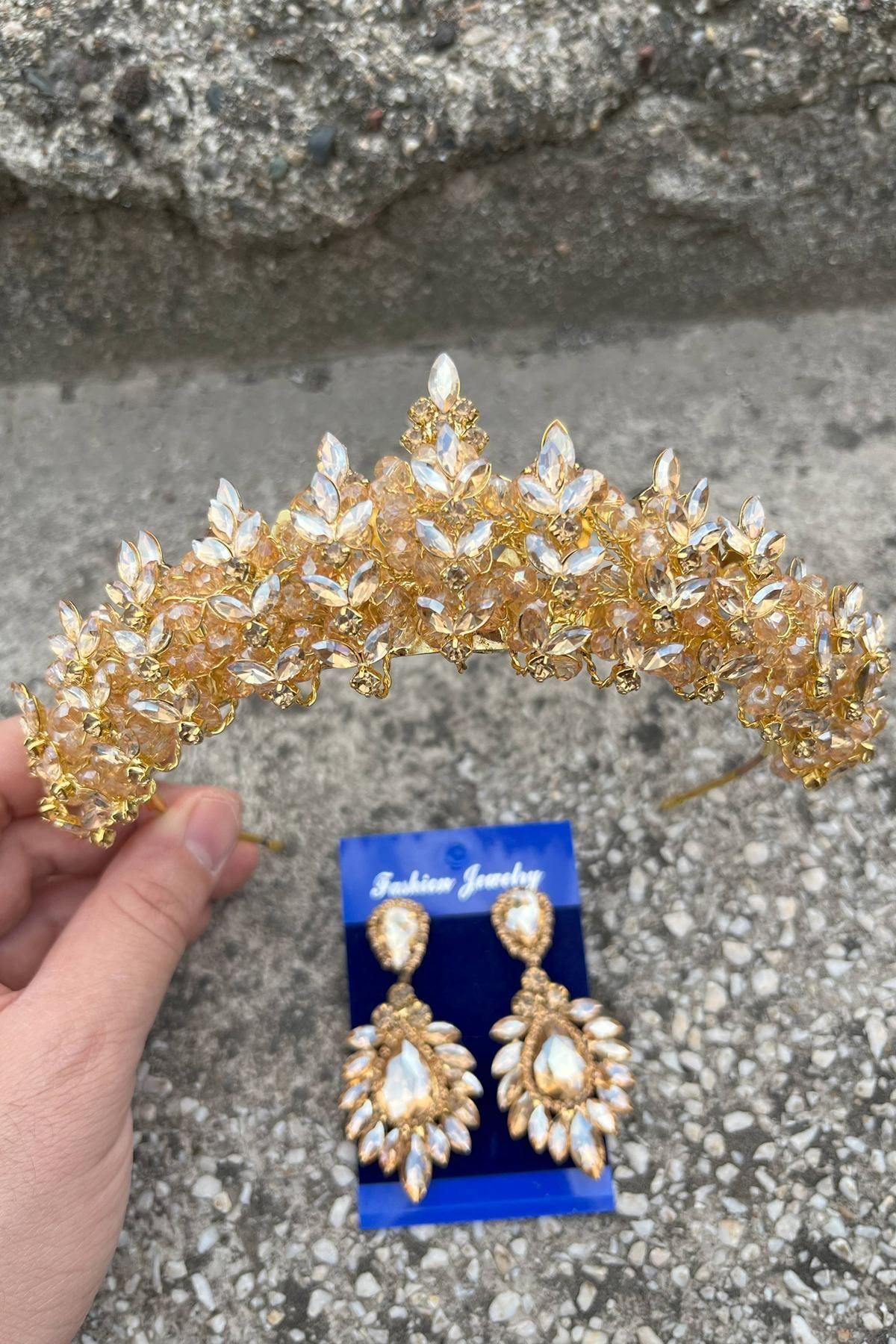 Hobigram Aldonsa Gold Gelin Kına Tacı Özel Gün Aksesuar Kadın Taç Ve Geniş Mekik Küpe Takımı