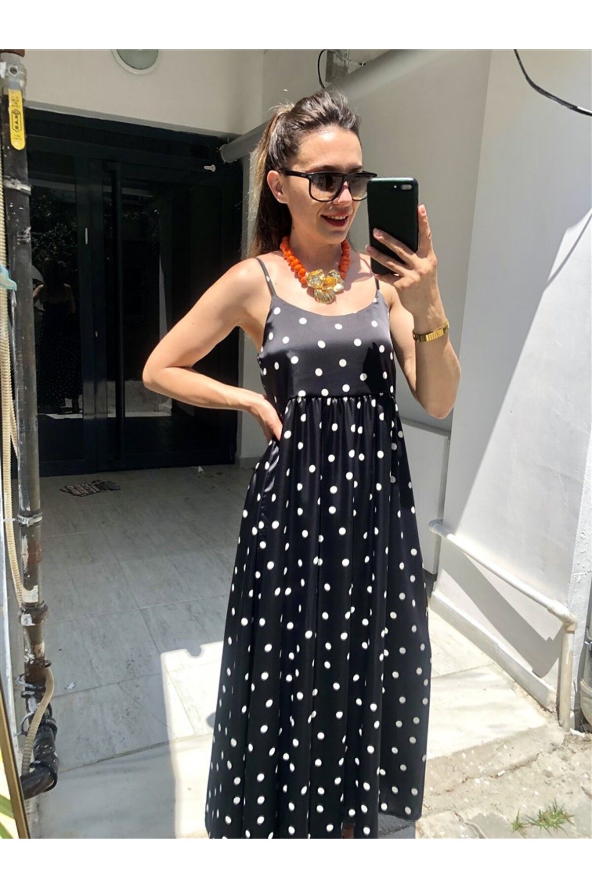 Gözde Tasarım Butik KADIN İP ASKILI PUANTİYE DESENLİ SİYAH PAMUK SATEN MAXİ BOY ELBİSE