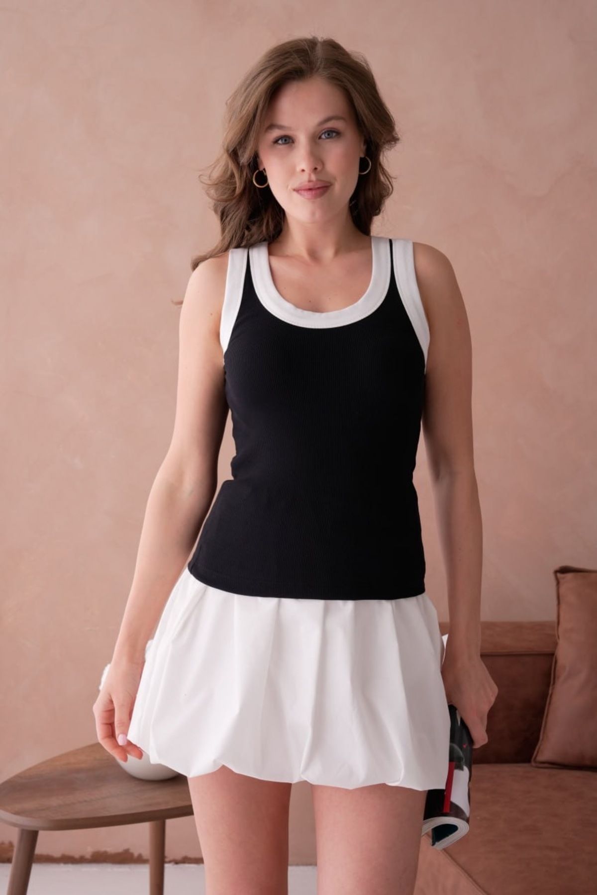 Noi Belis Vücuda Oturan/Fitted Biye Detaylı Havuz Yaka İnce Yazlık Bluz SS25BZ0029