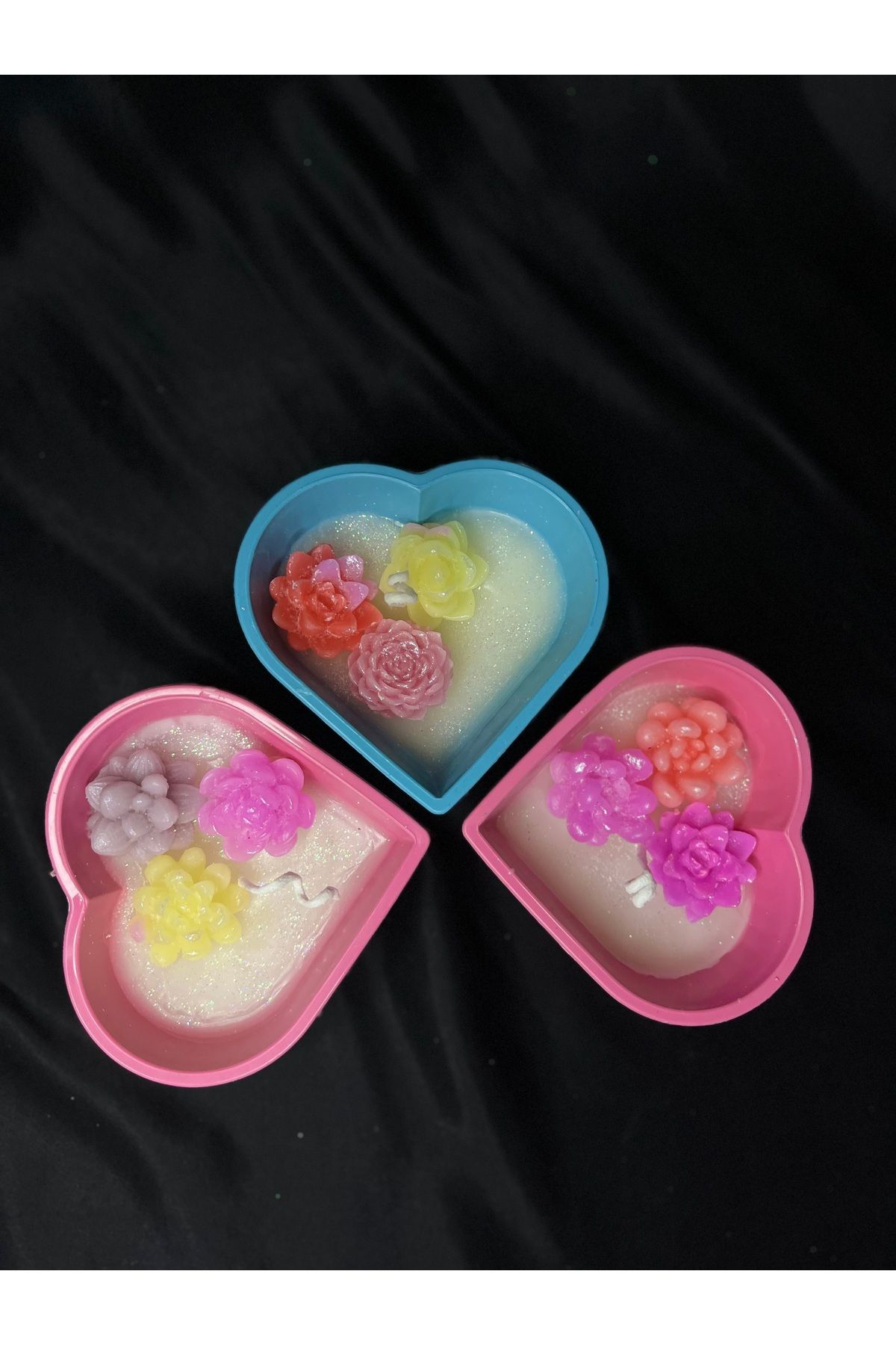 Nis Candle More 3'lü kalpli kutuda çiçekli mum
