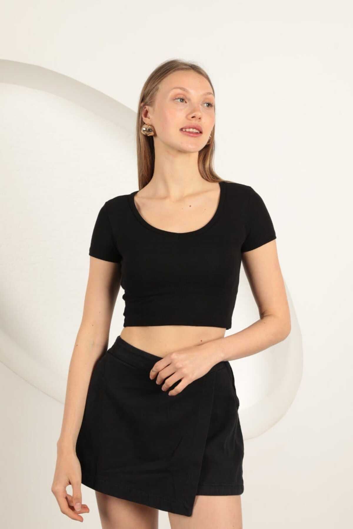 MİHRİZAR V Yaka Viskon Crop T-shırt
