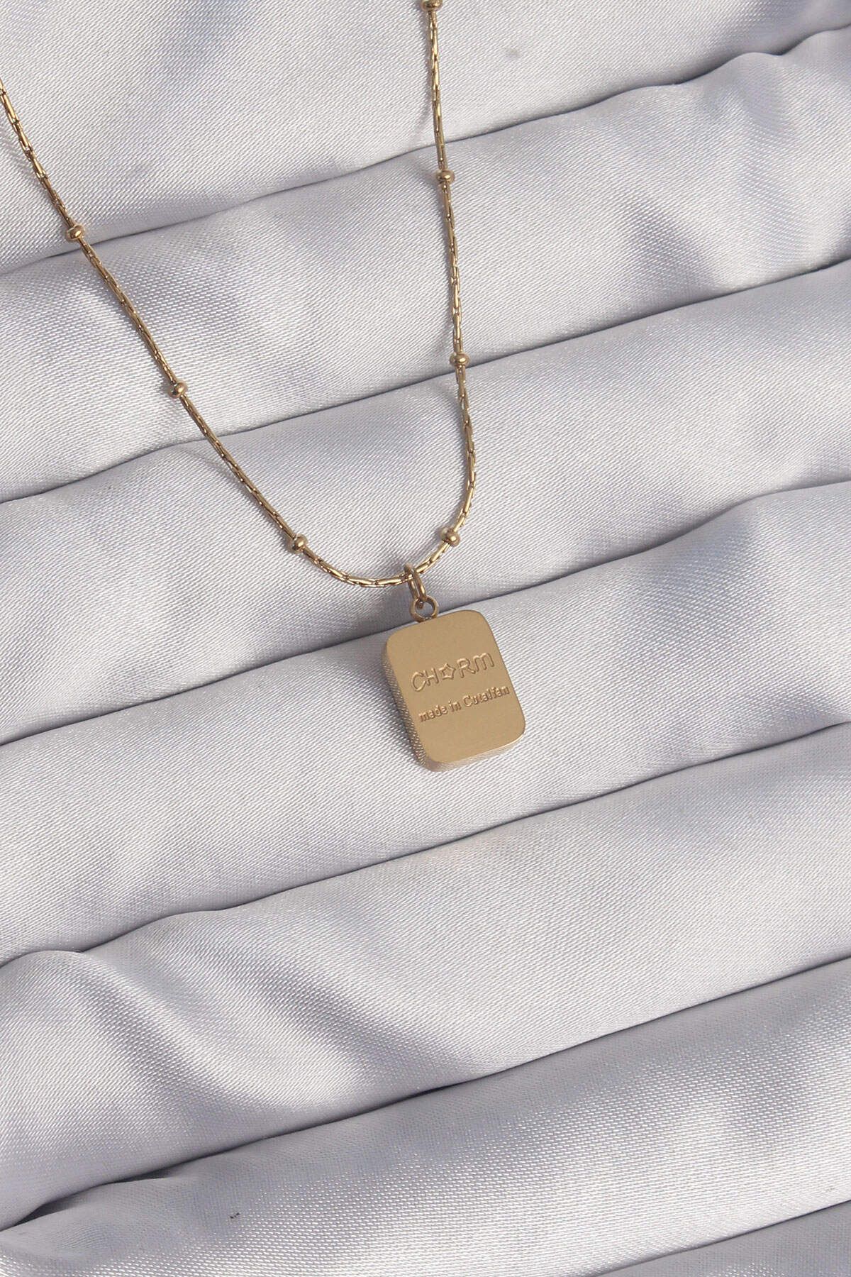Avantaj Kapıda ® 316L Çelik Gold Renk Kare Charm Model Kolye
