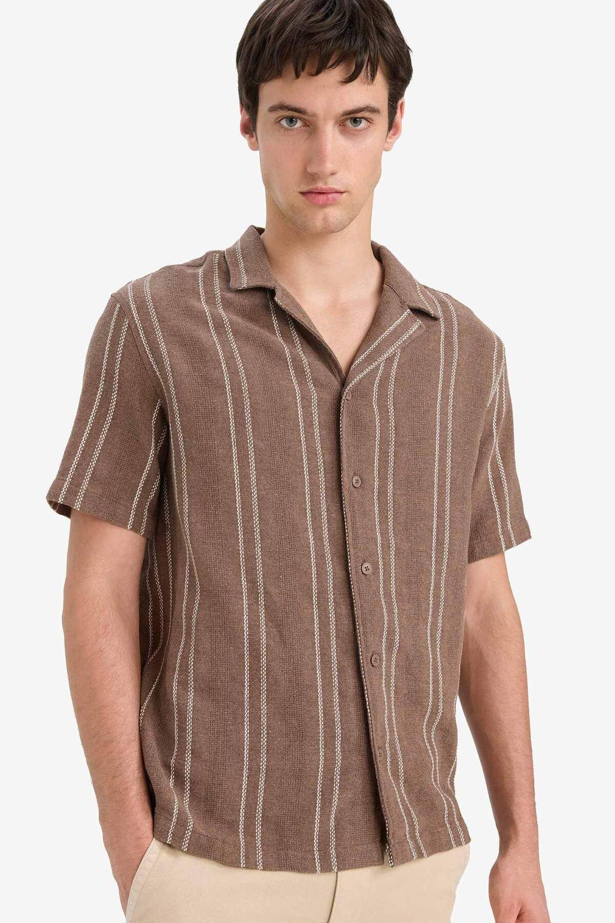 DeFacto Regular Fit Polo Yaka Jakarlı Kısa Kollu Gömlek E5680AX25SM