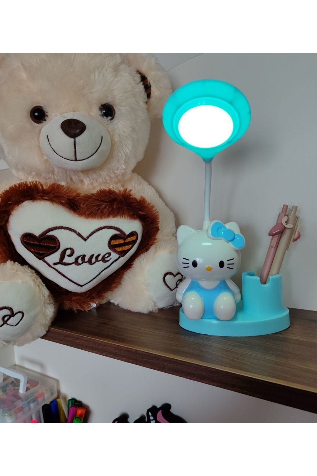 SerenityHaven HelloKitty Model Masa Lambası Gece Lambası Kalemlik Kalemtraş Sanrio Sticker Hediyeli 1 ADET