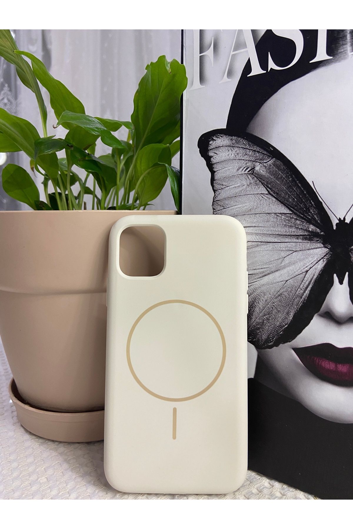 KILIF DEPOSU Apple iPhone 11 Uyumlu Magsafe Krem Renkli Kılıf