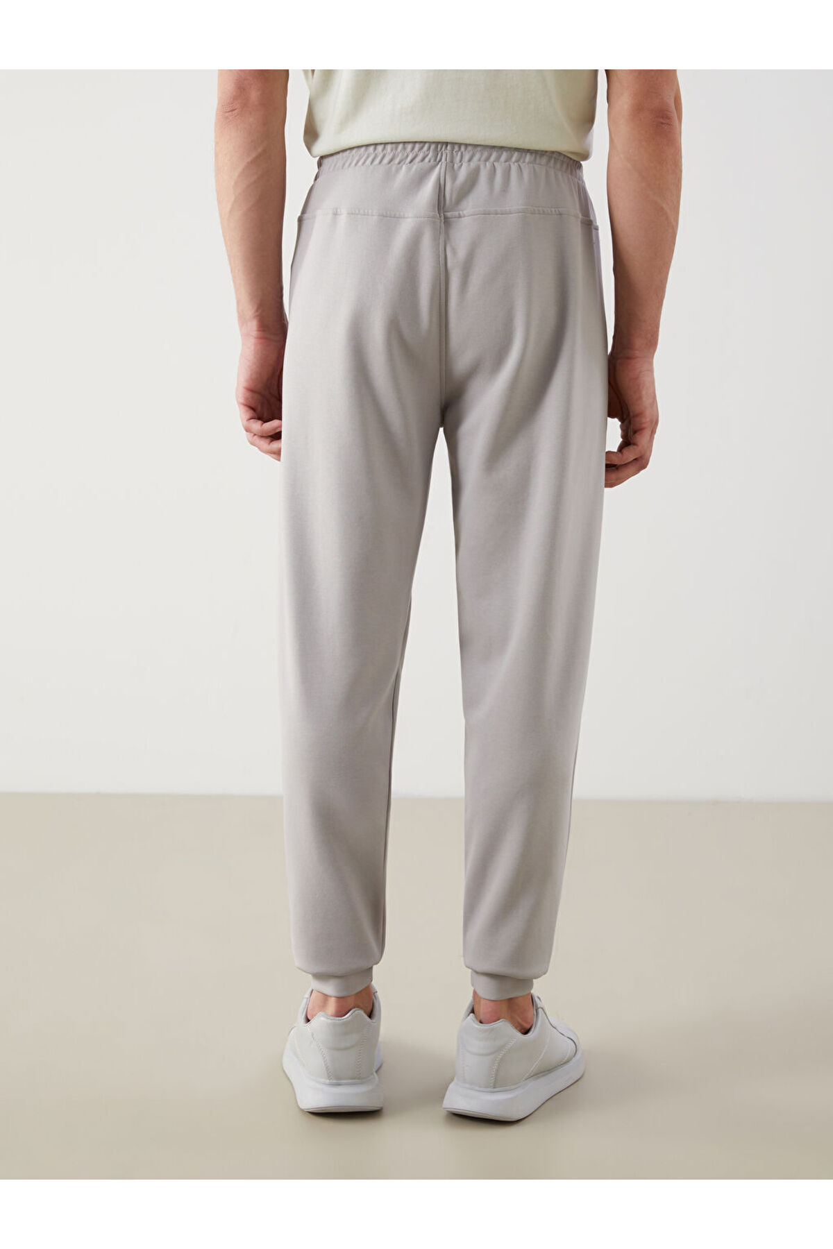 LC Waikiki-Create Your Style from Uzg Store |   Standard Fit Men's Jogger Sweatpants 5