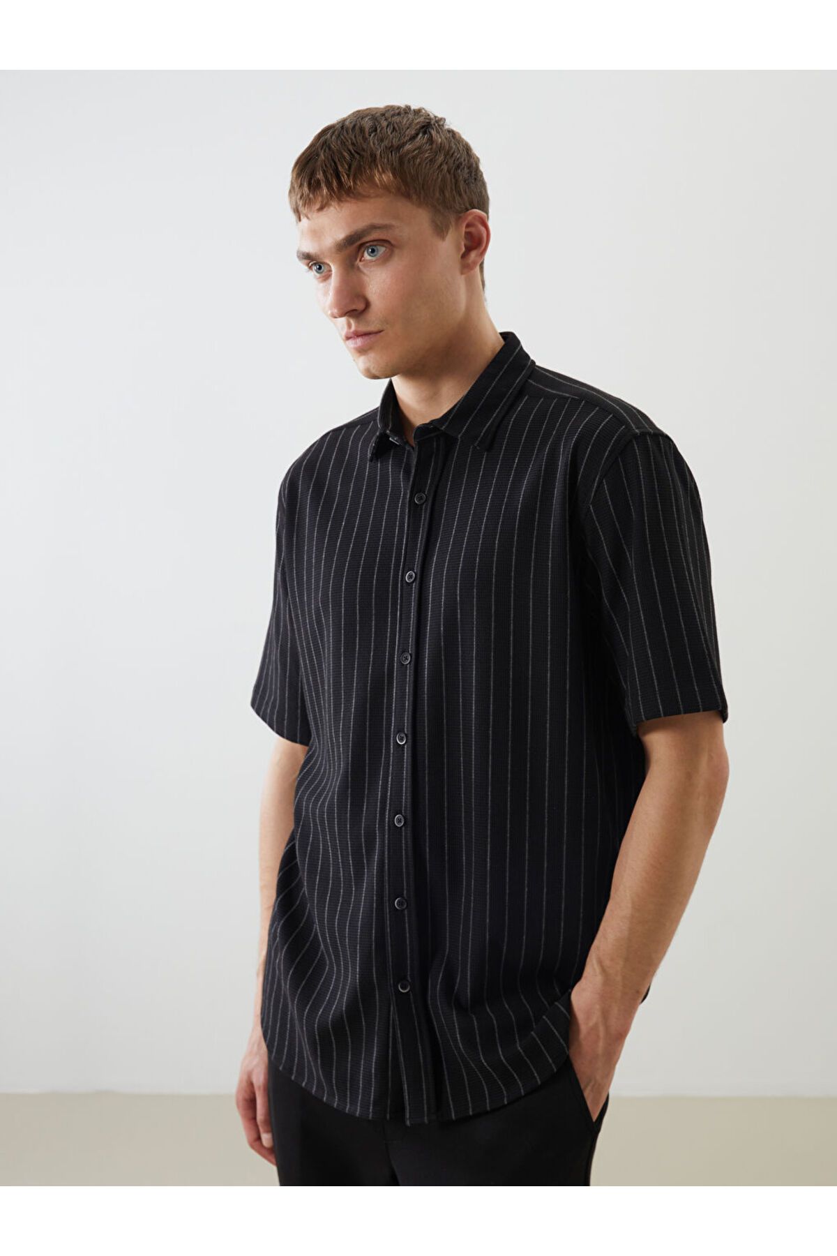 LC Waikiki Regular Fit Kısa Kollu Çizgili Erkek Gömlek