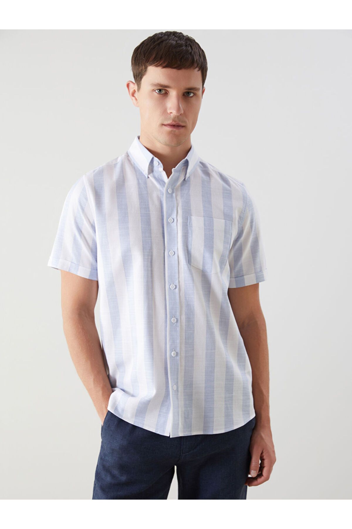 LC Waikiki Regular Fit Armürlü Cepli Erkek Gömlek