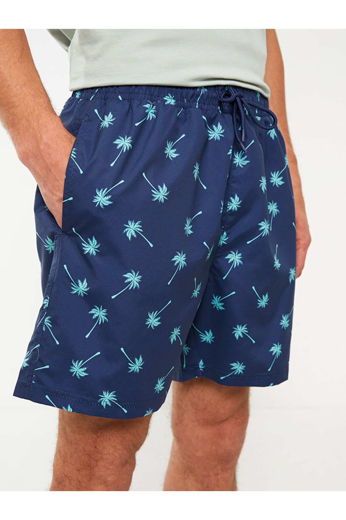 LC Waikiki-Short Length Patterned Men's Sea Shorts 5