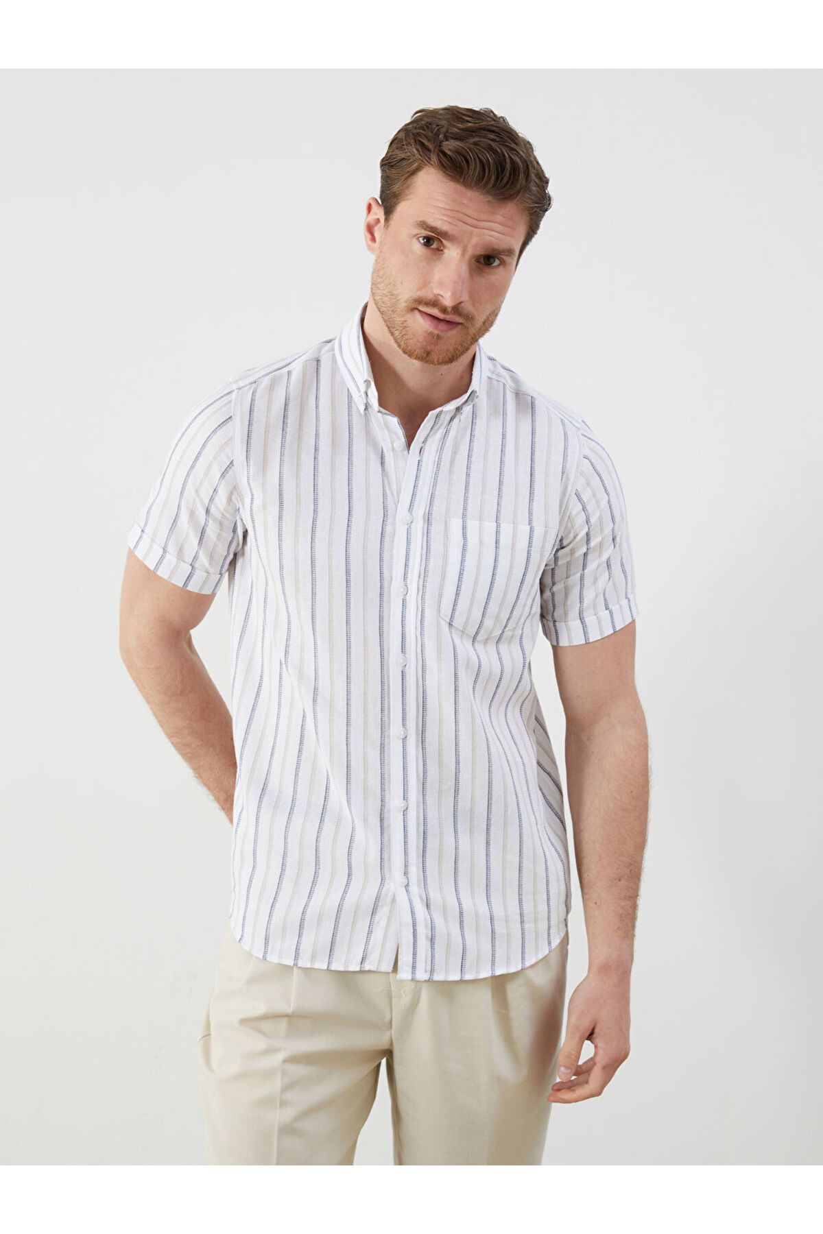 LC Waikiki Regular Fit Kısa Kollu Çizgili Poplin Erkek Gömlek