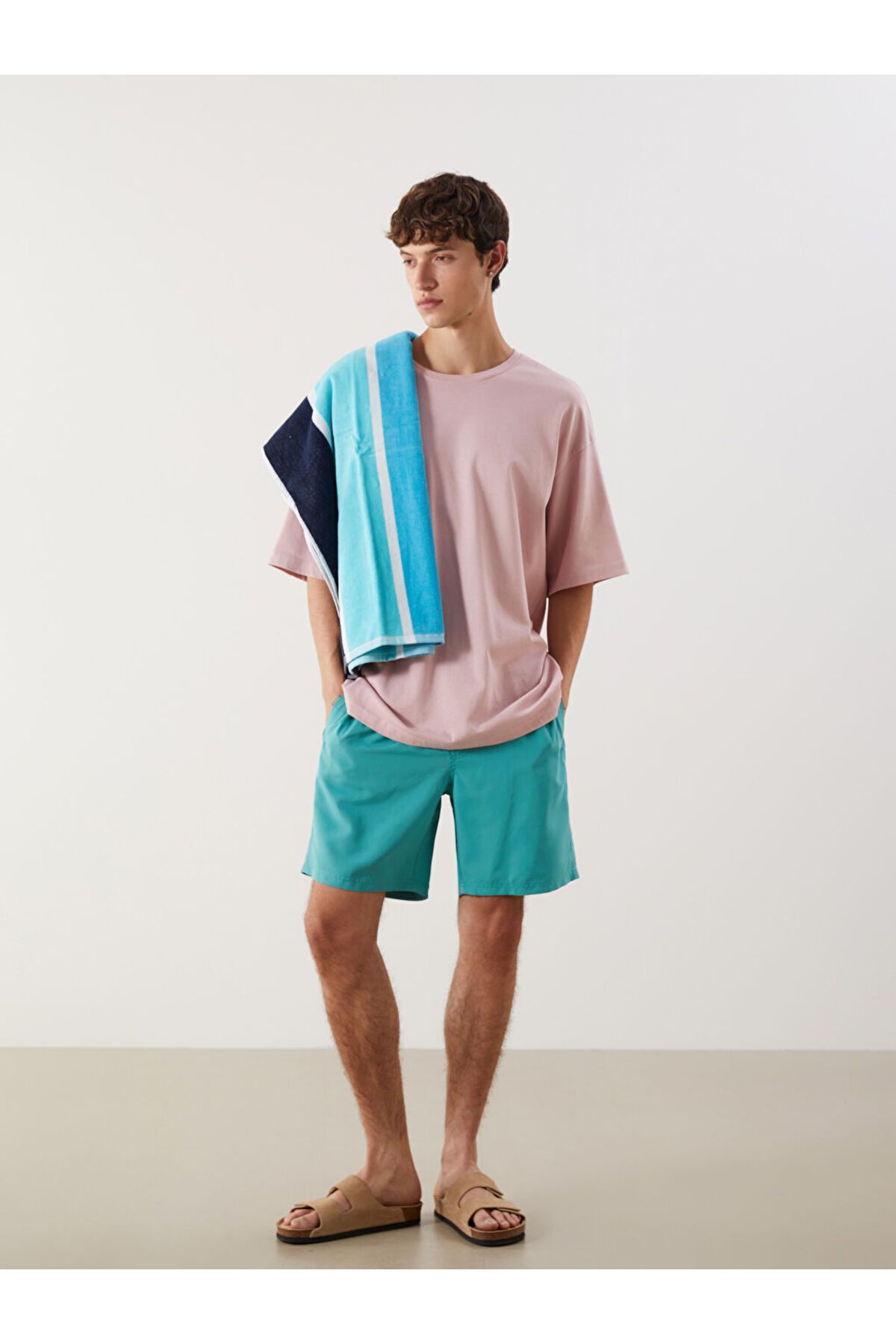 LC Waikiki LCW Kısa Boy Basic Erkek Deniz Şortu