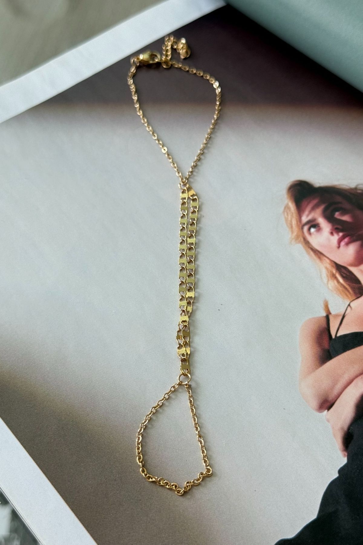 Trendy Butik Çelik Ezme Zincirli Şahmeran