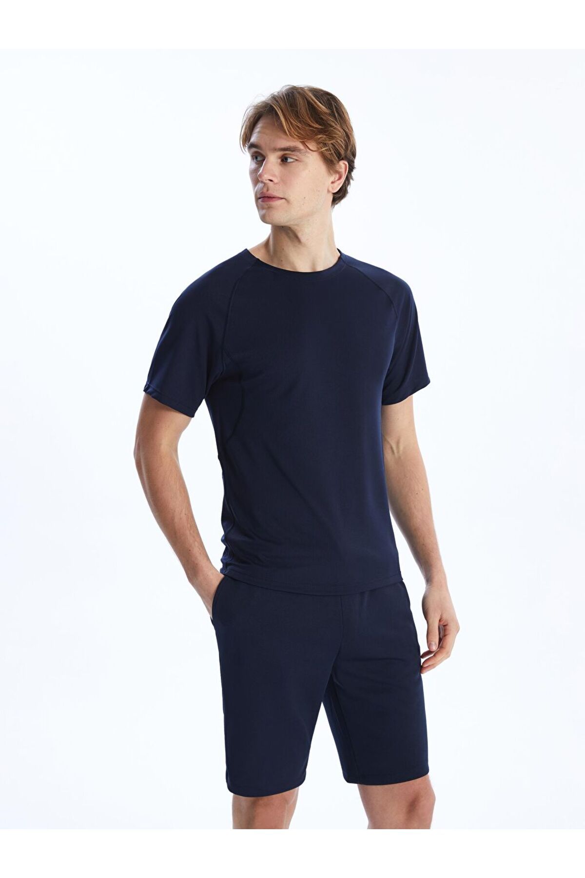 LC Waikiki Lacivert Slim Fit Sporcu Premium Şort BU03