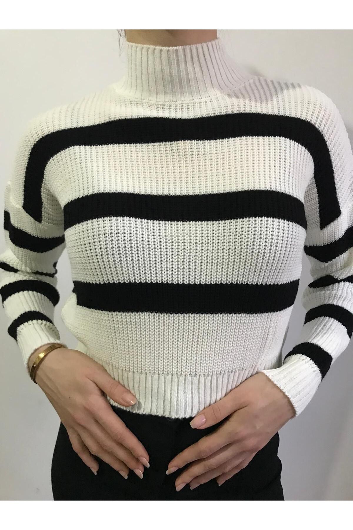 MODA çizgili siyah beyaz crop kazak