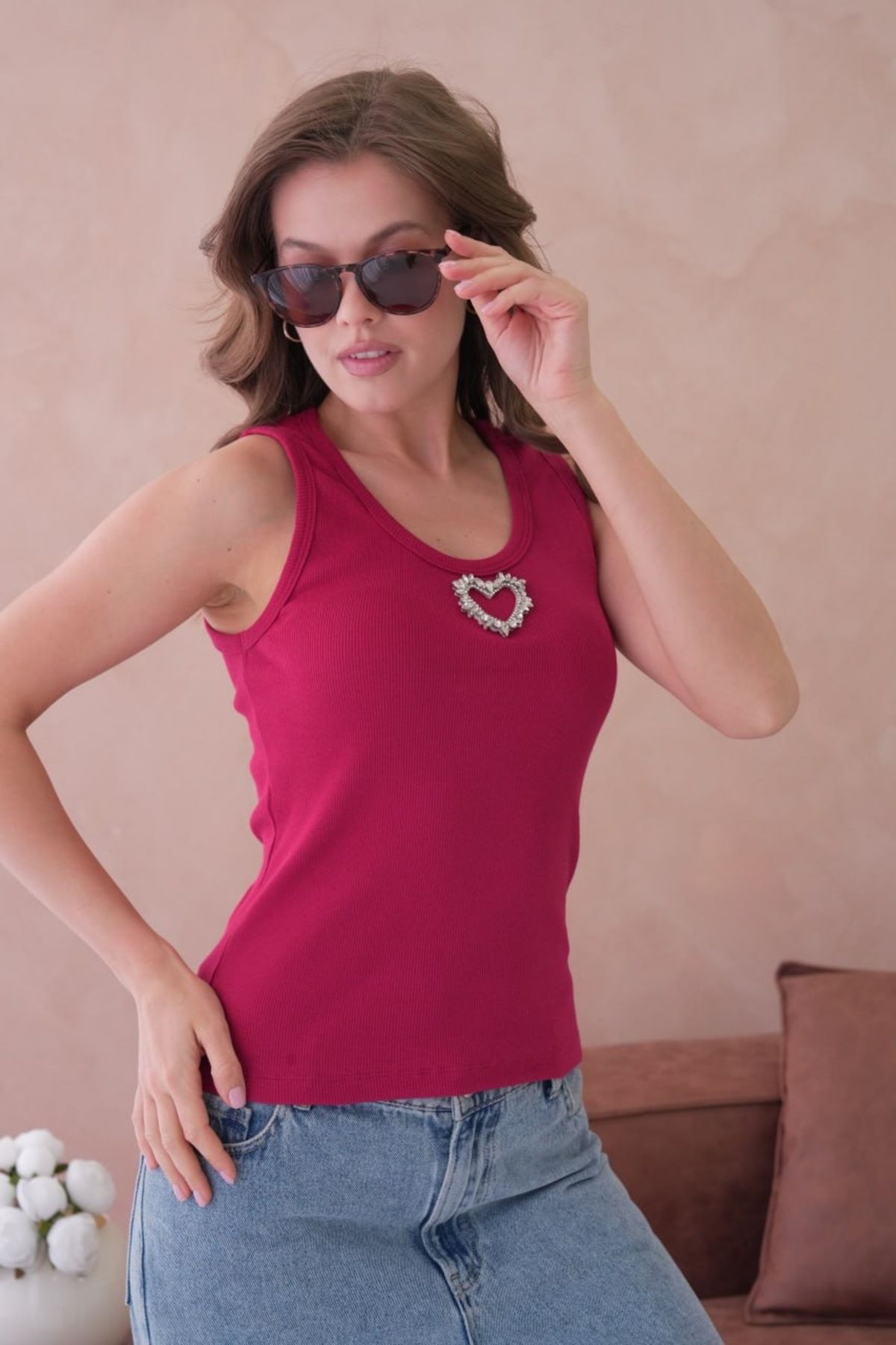 Noi Belis Basic Aksesuar Detaylı Vücuda Oturan/Fitted İnce Yazlık Bluz SS25BZ0033
