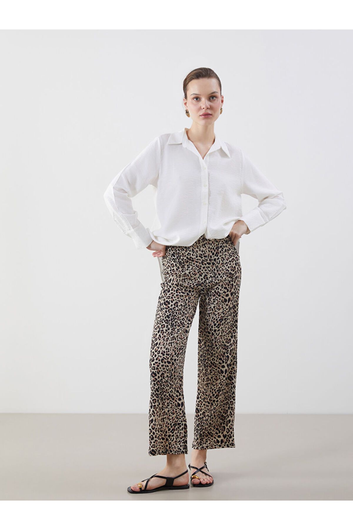 LC Waikiki Beli Lastikli Leopar Desenli Kadın Pantolon