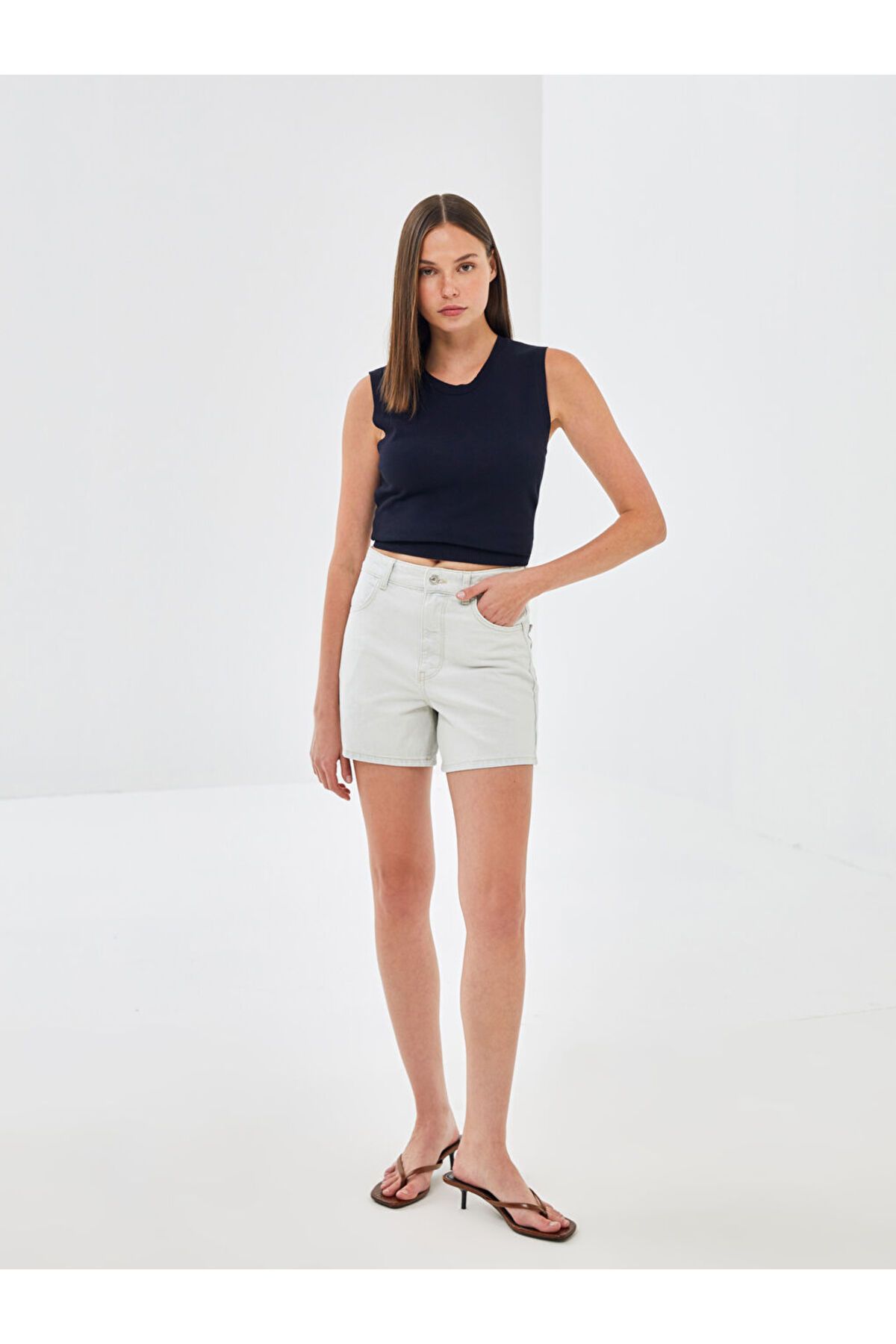LC Waikiki Dar Fit Kadın Jean Şort