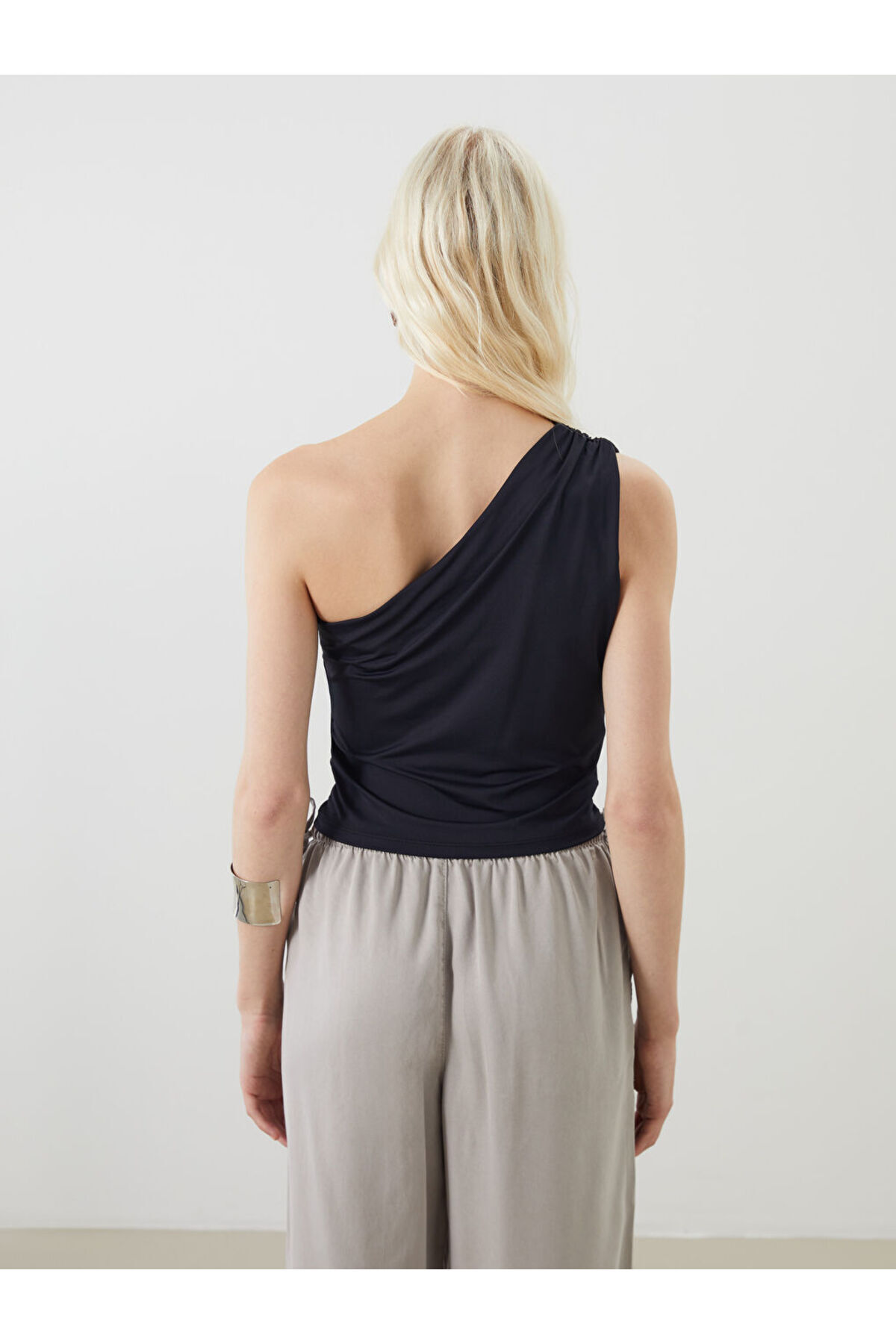 LC Waikiki-Create Your Style from Uzg Store |   One Shoulder Gathered Blouse 5