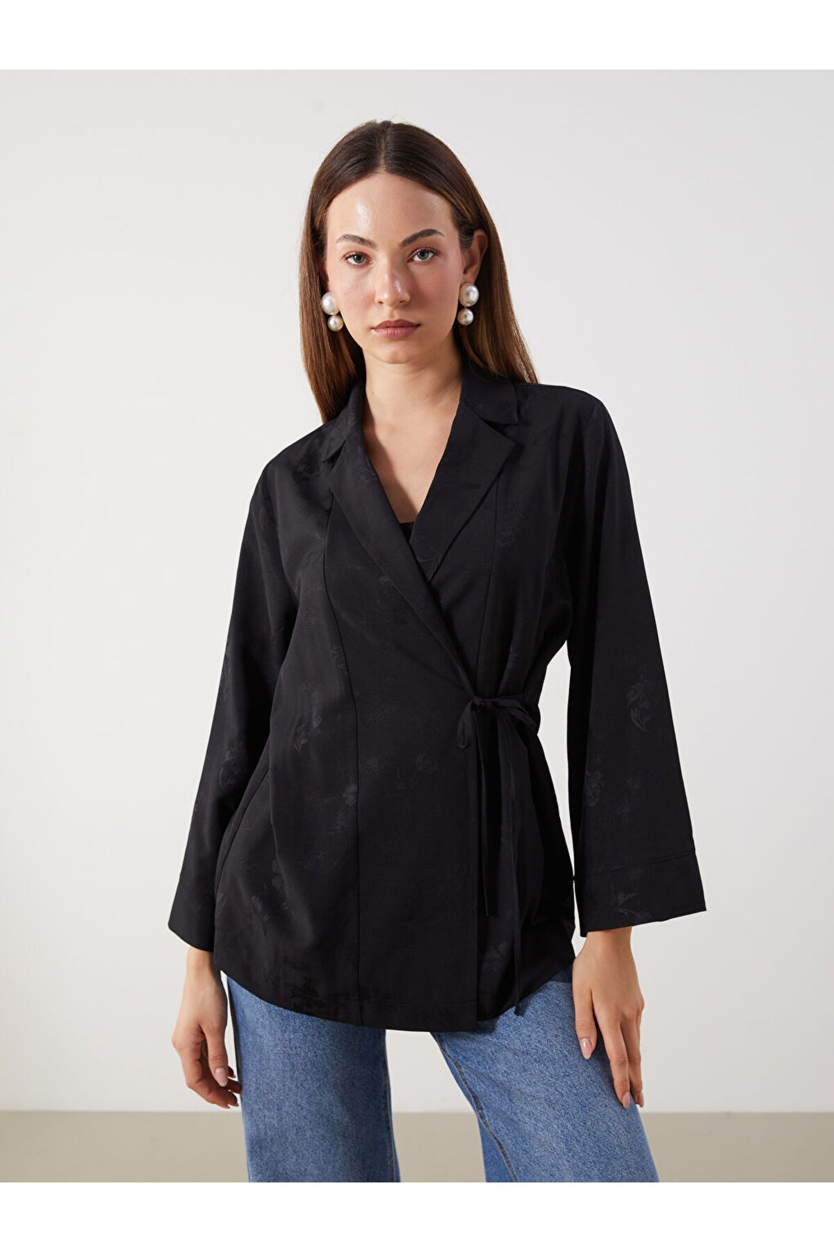 LC Waikiki Kruvaze Yaka Çiçekli Saten Kadın Kimono
