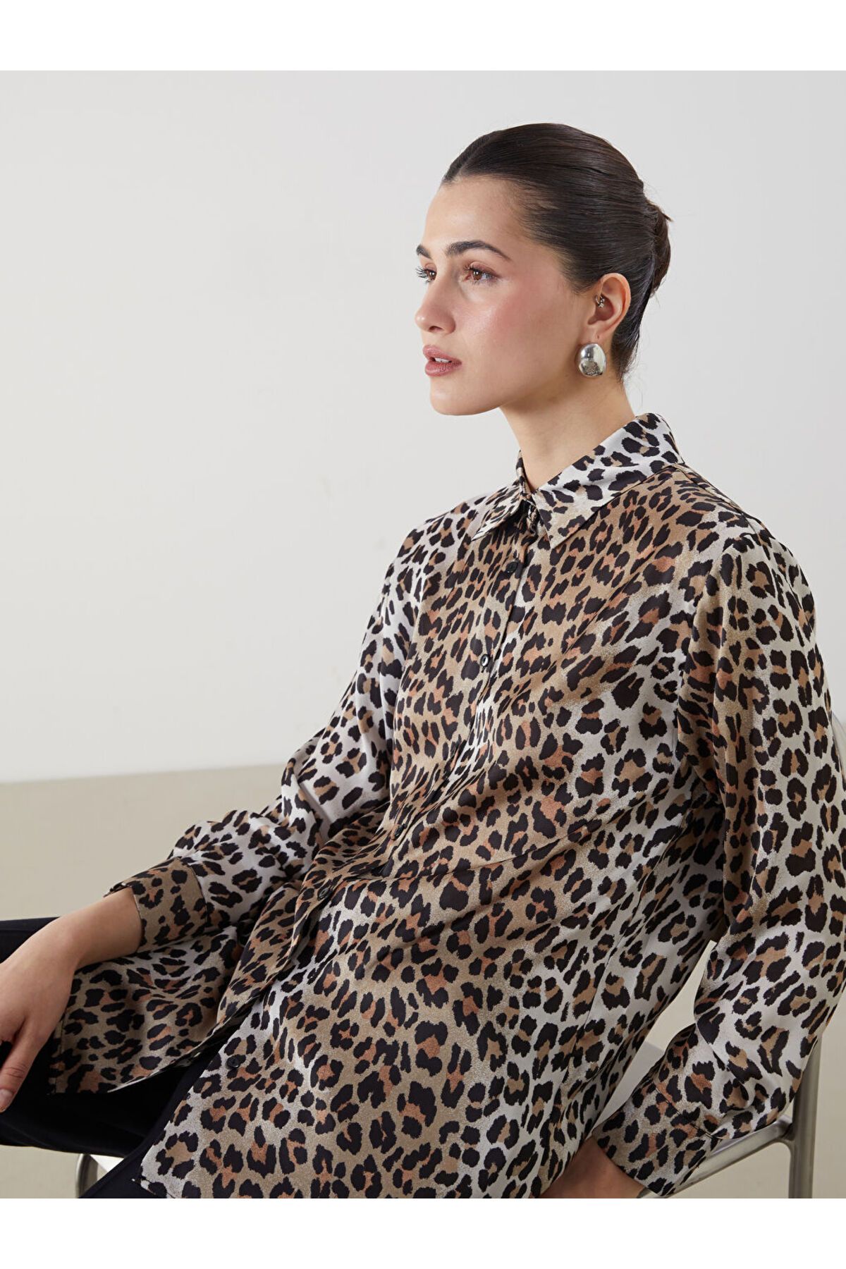 LC Waikiki Leopar Desenli Saten Kadın Gömlek Tunik