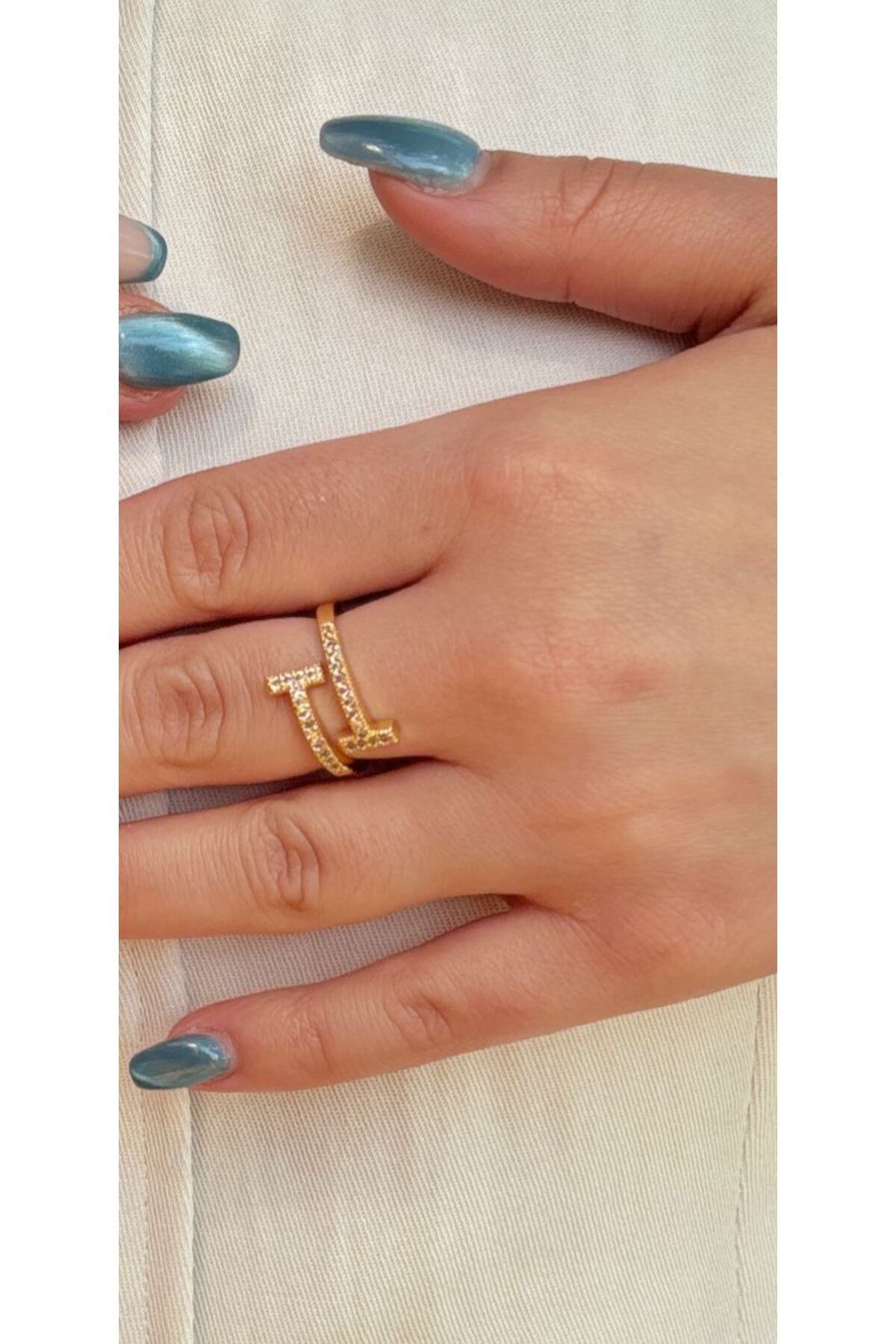 D&B T Model Taşlı Gold Çelik Yüzük