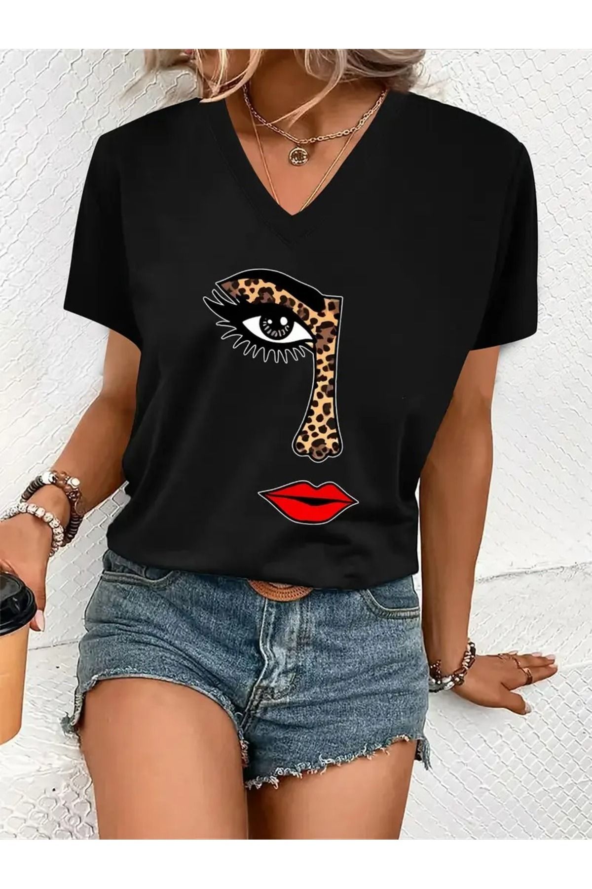 Tarzsokak Kadın V yaka Beyaz Siyah T-Shirt Baskılı Oversize