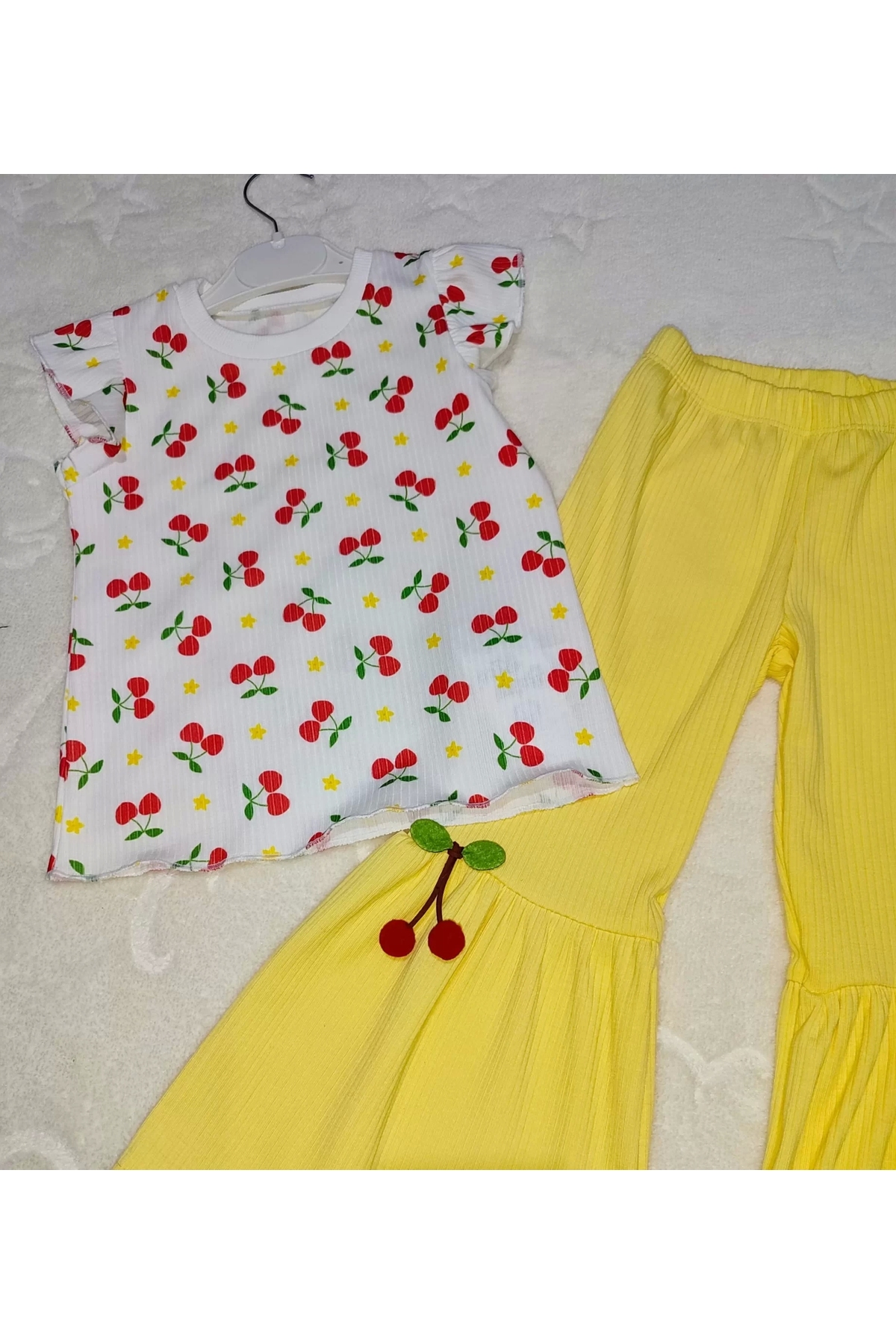 ALFA AKSESUAR 03 1-2-3-4 Yaş Kiraz Baskılı Tişört İspanyol Paçalı Likralı 2li Kız Çocuk Takımı Sarı fotoğrafı 2 (önizleme)