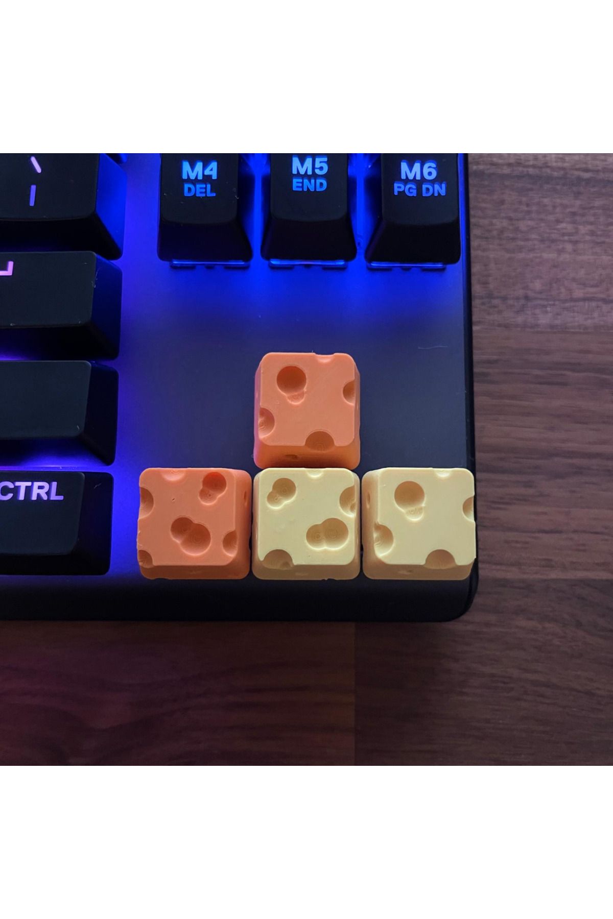 Chamelon Studio Peynir Görünümlü Keycap Seti – 3D Mekanik Klavye Uyumlu Renkli Kapaklar (4’lü)