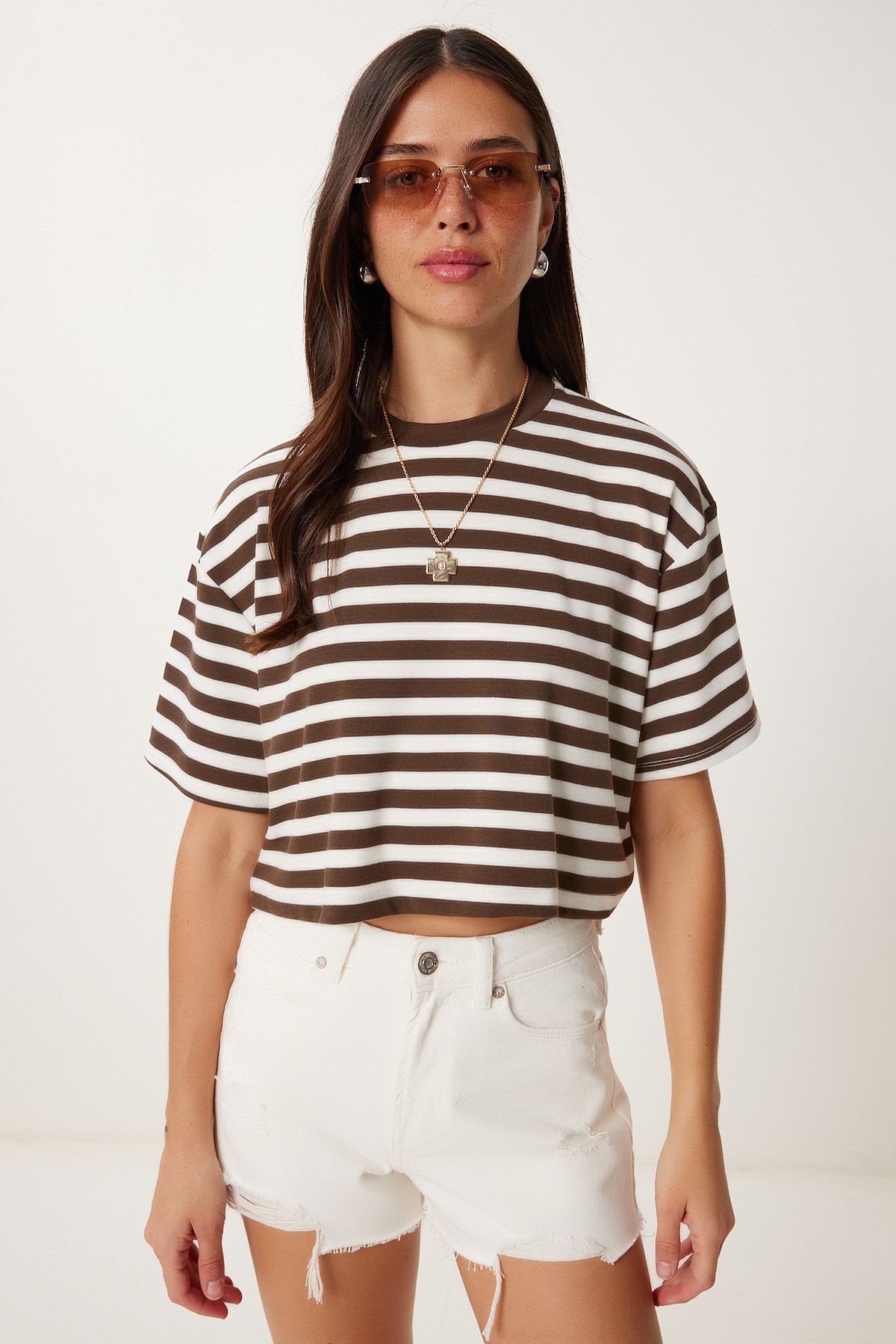 Lovelyİstanbul Çizgili Esnek Crop Örme T-shirt KAHVERENGİ KEMİK LCR0082
