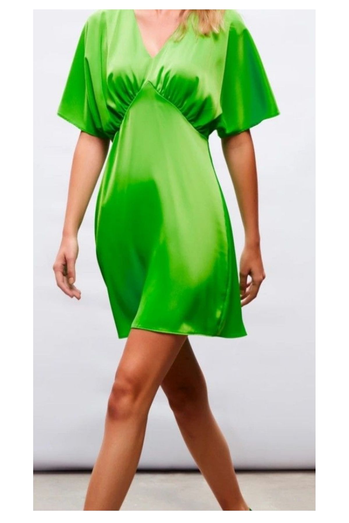 SKYstyles Yeşil saten yarasa kol mini elbise