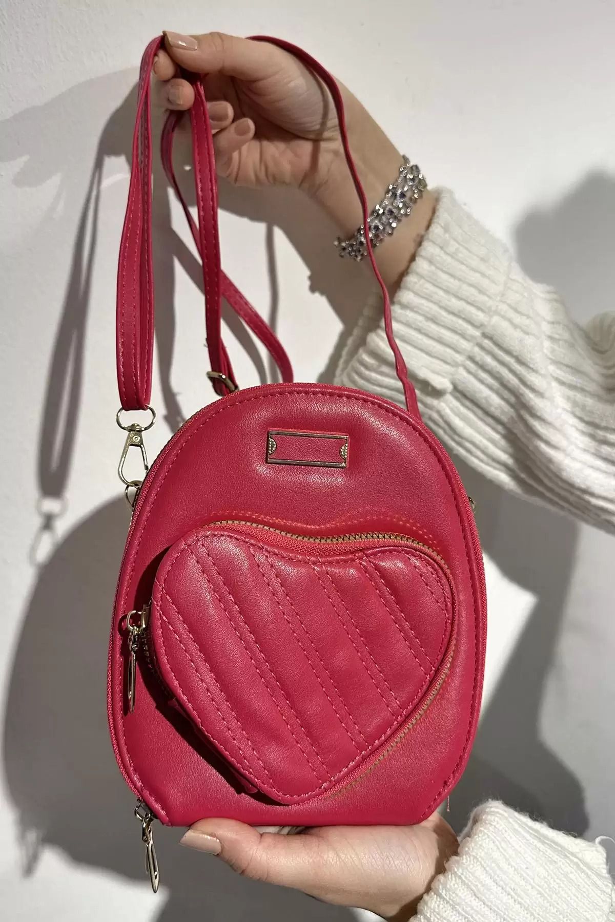 Butik Koyu Pembe Renk Kalp Detaylı Deri Kadın çanta