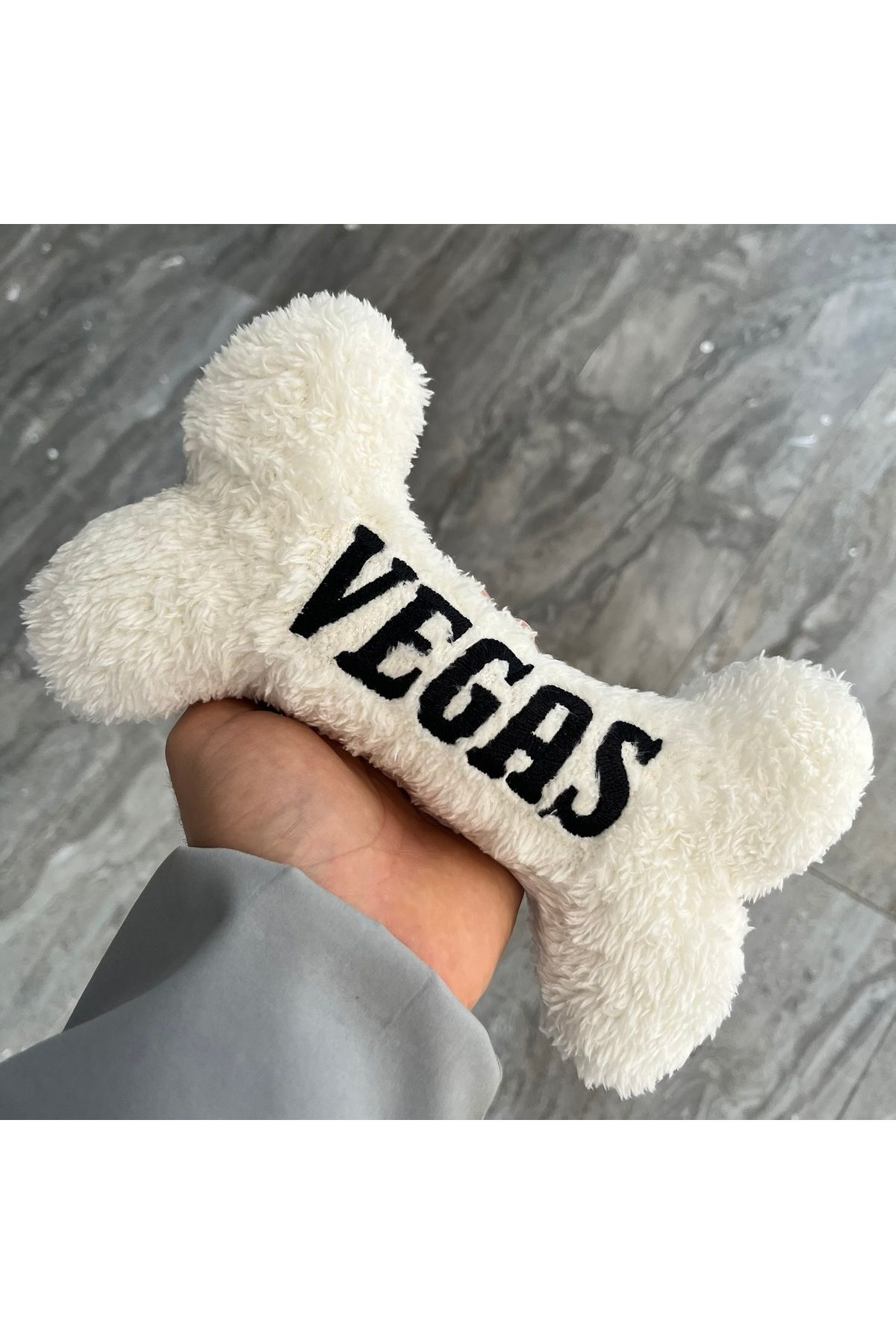 ULUBEN İsimli Nakış İşlemeli Peluş Kemik Köpek Oyuncağı Ekru Beyaz İsime Kişiye Özel Wellsoft Yıkanabilir