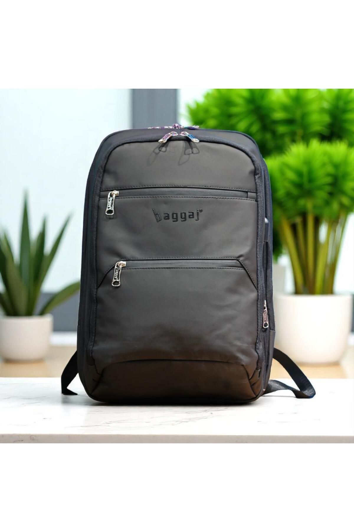 Baggaj Laptop Gözlü ve Körüklü İnce Tasarım Sırt Çantası Baggaj S24130