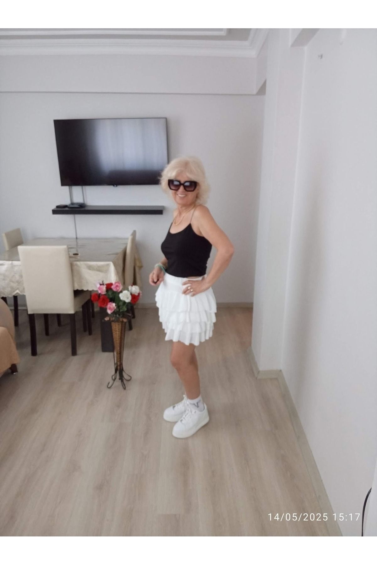 Butik Askılı ,ön kısmı çift kat esnek bluz