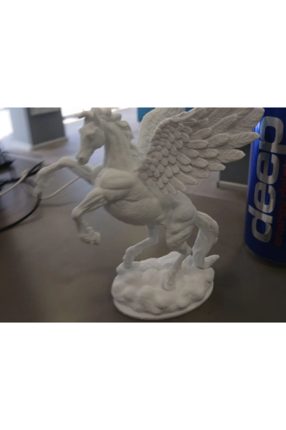 NOMOTHETIC Pegasus Figürü