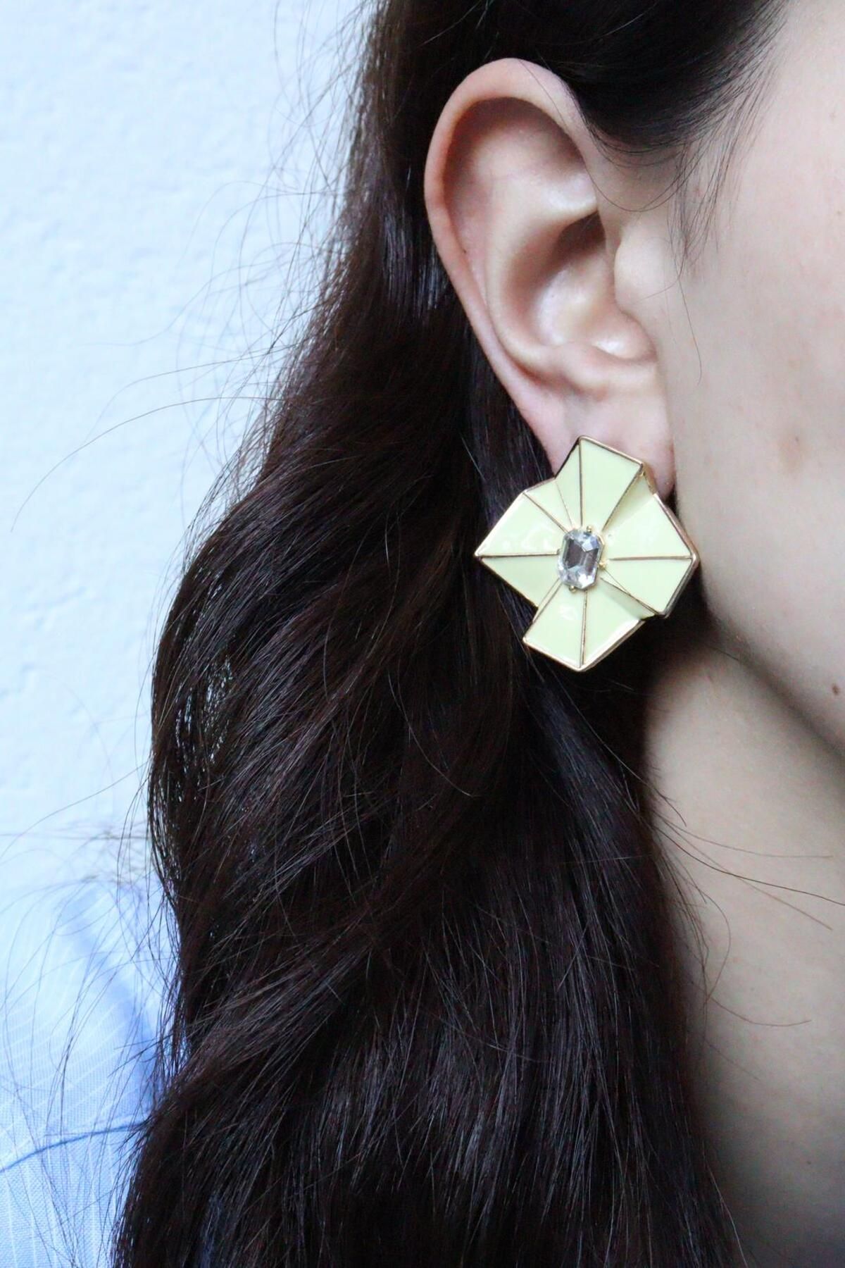 mercanjewelry Marka Model Baget Taş Detaylı Çiçek Küpe