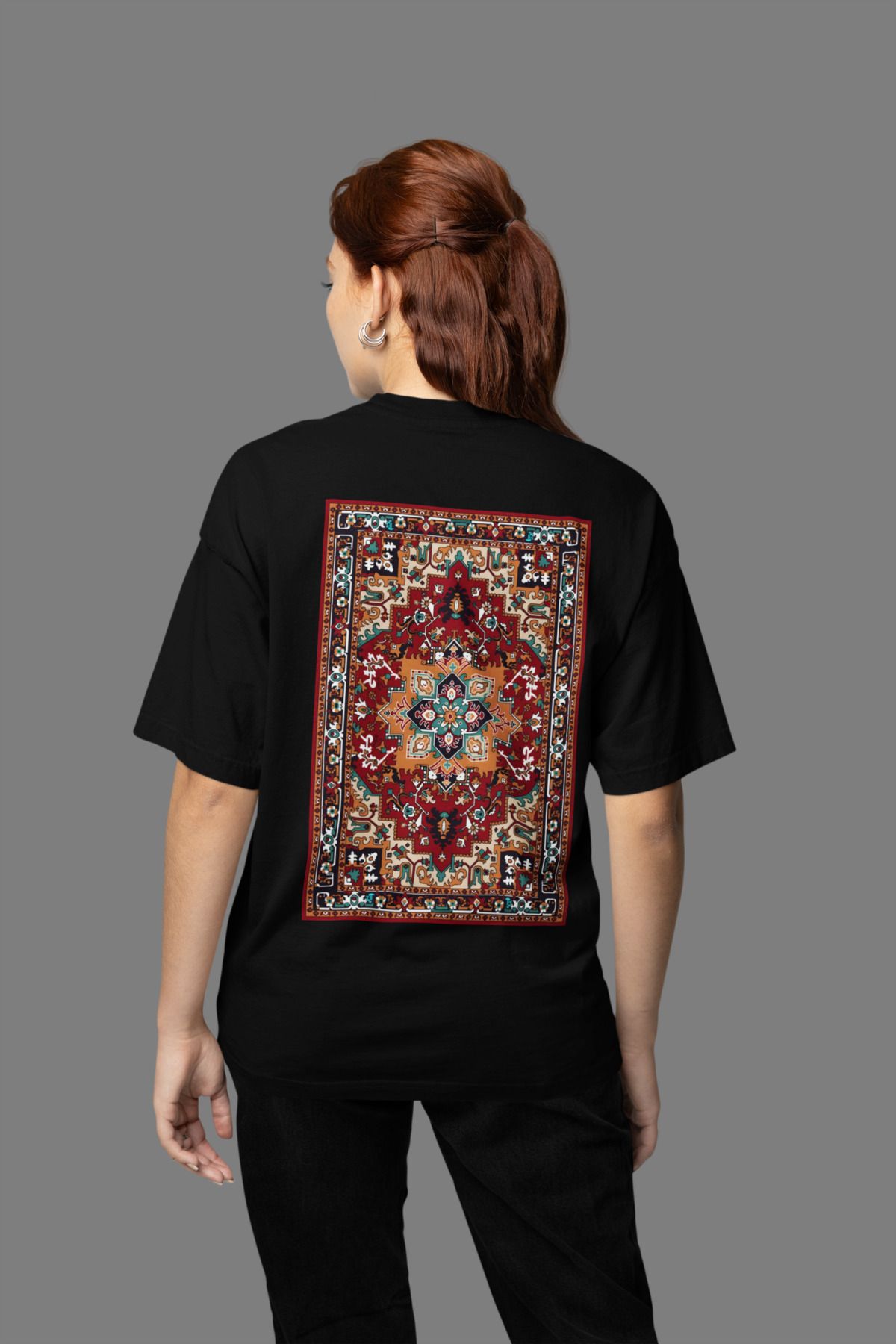 MAGORS CARPET ONE MOTIF SIRT BASKILI BİSİKLET YAKA PAMUKLU OVERSIZE KALIP KISA KOLLU UNISEX TSHIRT