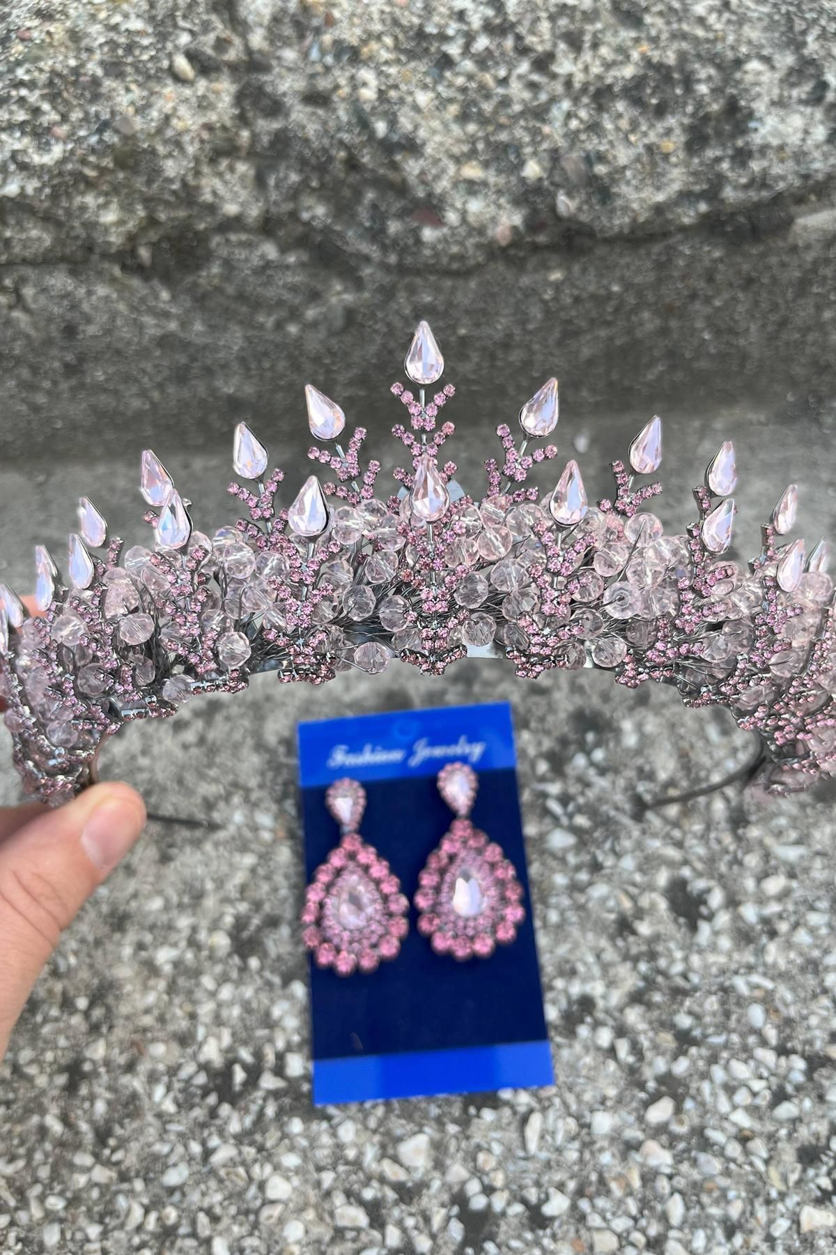 Hobigram Belicia Pembe Gelin Kına Tacı Özel Gün Aksesuar Kadın Taç Ve Damla Mekik Küpe Takımı