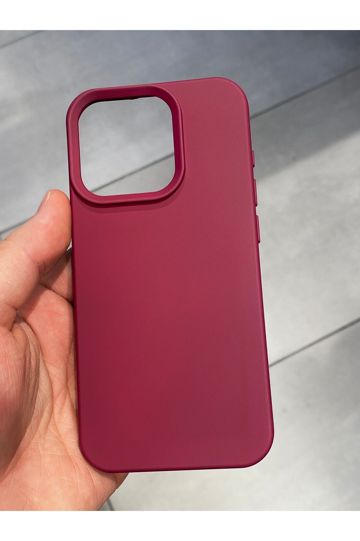 Mee.co İphone 15 Pro Uyumlu İçi Kadife Koruyucu Lansman Silikon Kılıf