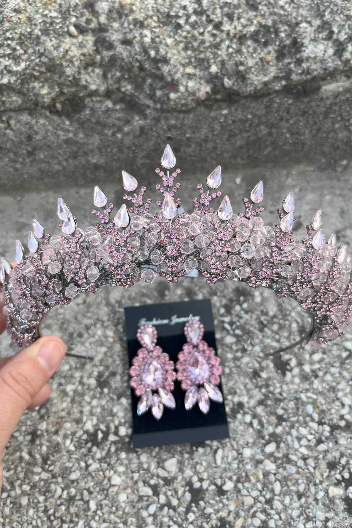 Hobigram Belicia Pembe Gelin Kına Tacı Özel Gün Aksesuar Kadın Taç Ve Üç Mekik Küpe Takımı