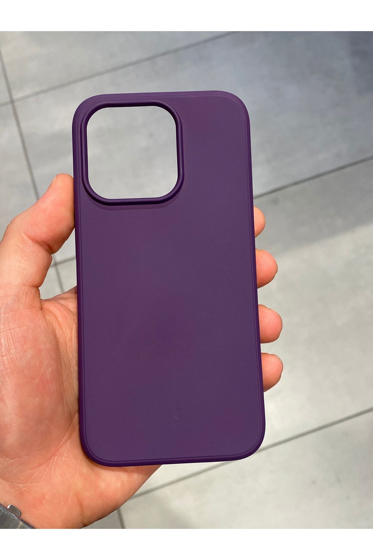 Mee.co İphone 15 Pro Uyumlu İçi Kadife Koruyucu Lansman Silikon Kılıf