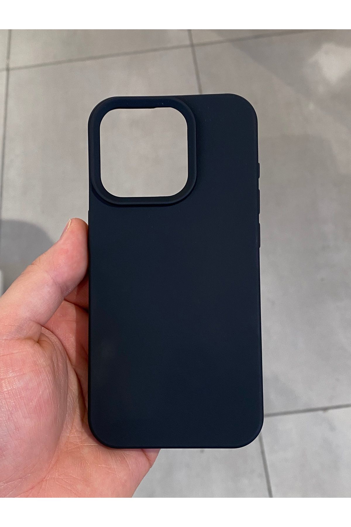 Mee.co İphone 15 Pro Uyumlu İçi Kadife Koruyucu Lansman Silikon Kılıf