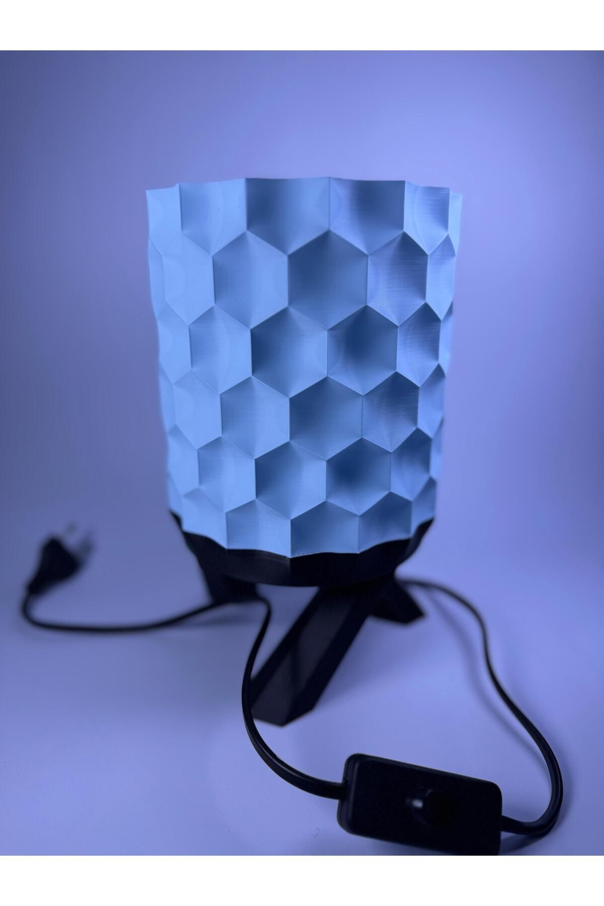 SerenityHaven Prizma Glow | Geometrik Desenli Modern Abajur