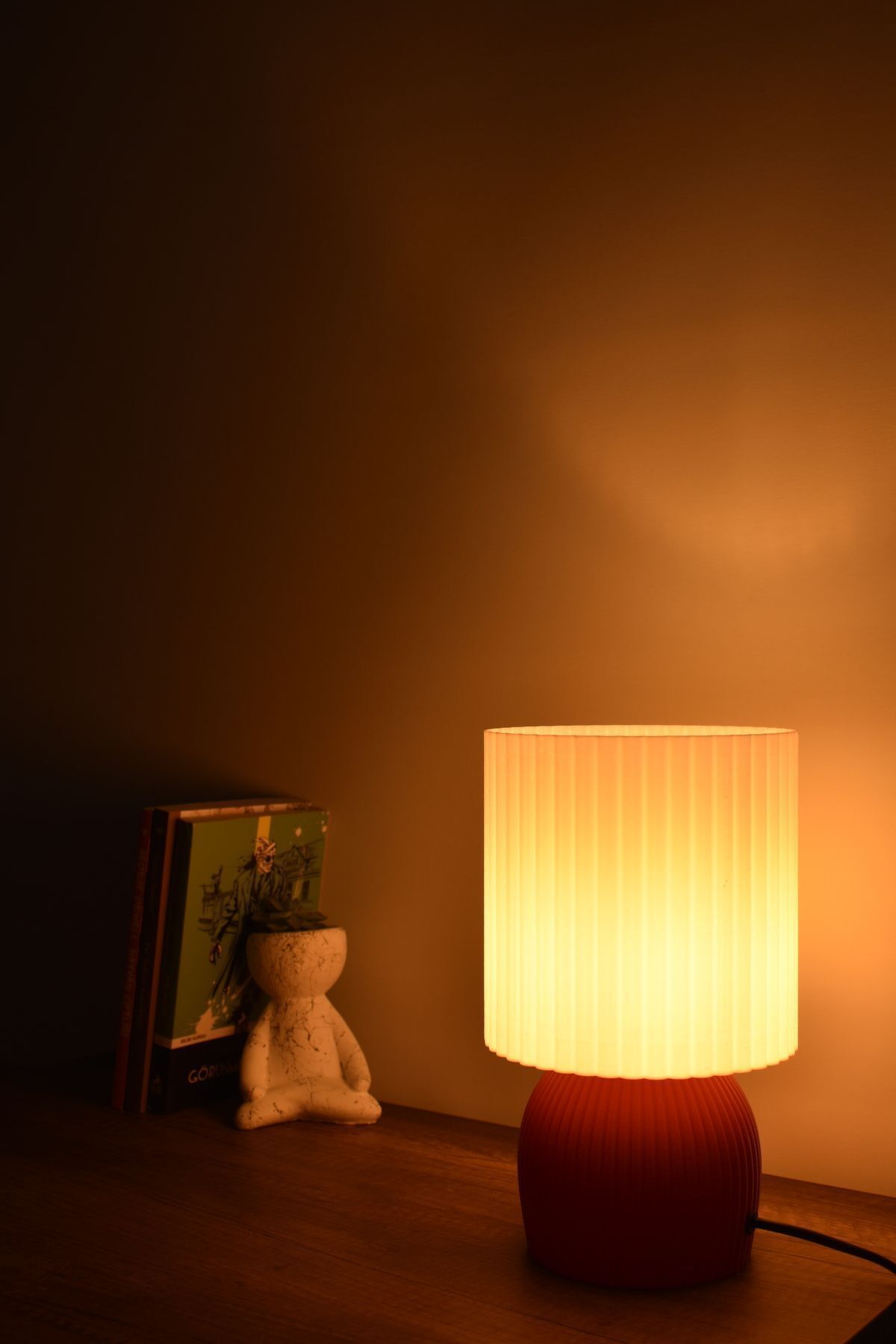 SerenityHaven Lustrous Modern Abajur