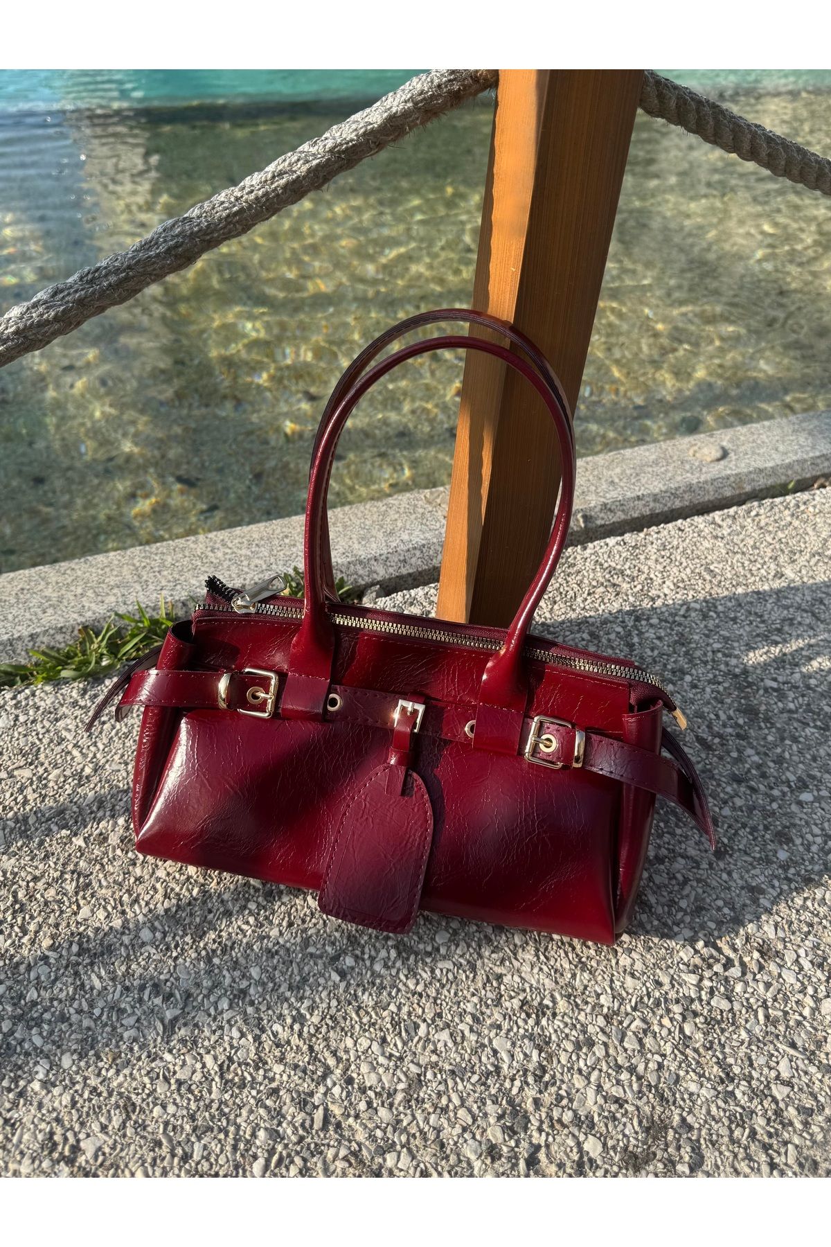 Goldies Bag Kadın Bordo Cherry Red Kemerli Gold Detaylı Fermuarlı Soft Suni Deri El Çantası Stella