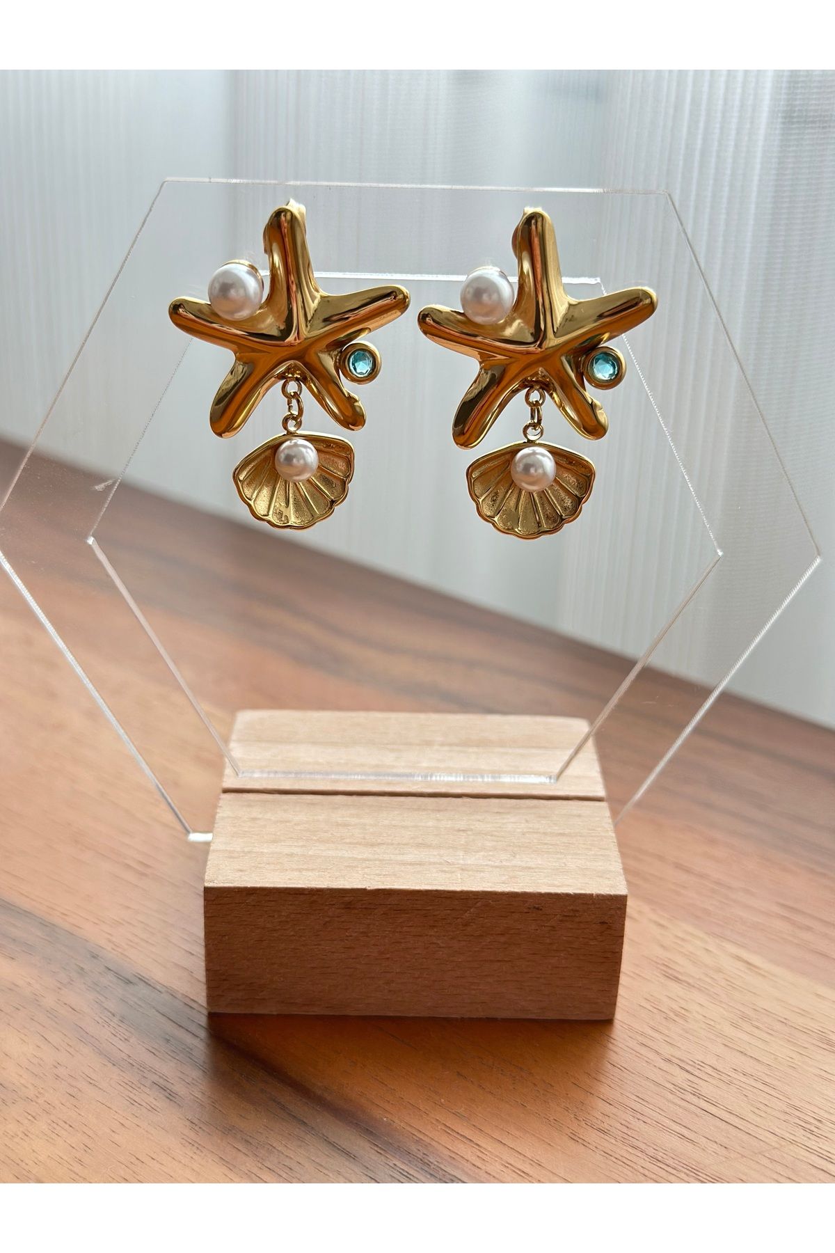 mibrillo Gold incili taşlı deniz yıldızı küpe