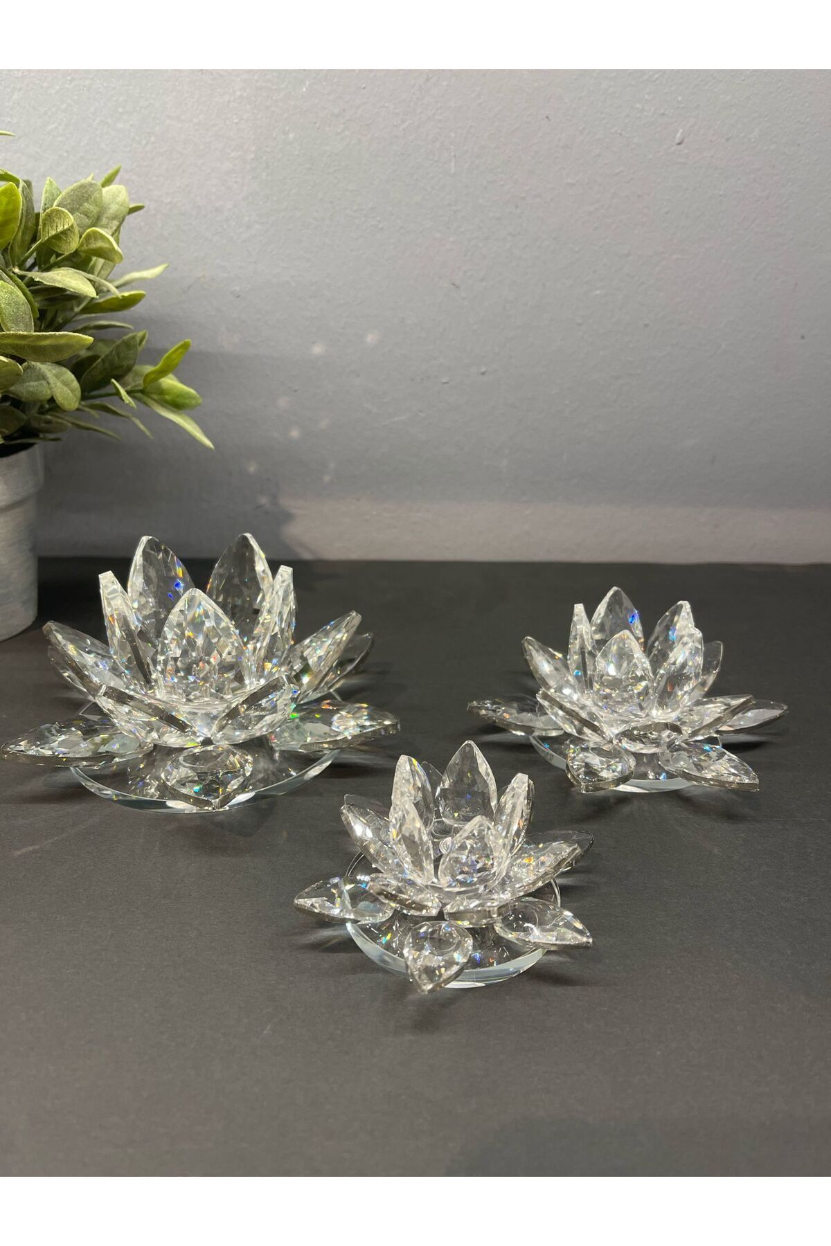 SerenityHaven Dekoratif Kristal Cam Üçlü Lotus Mumluk Şeffaf Gümüş