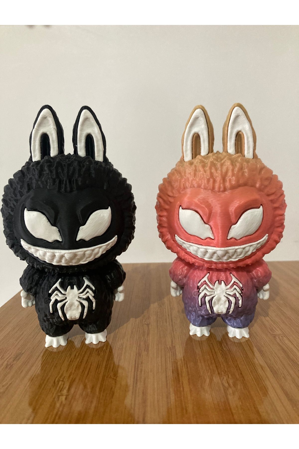 Aslan Labubu figürü venom modeli